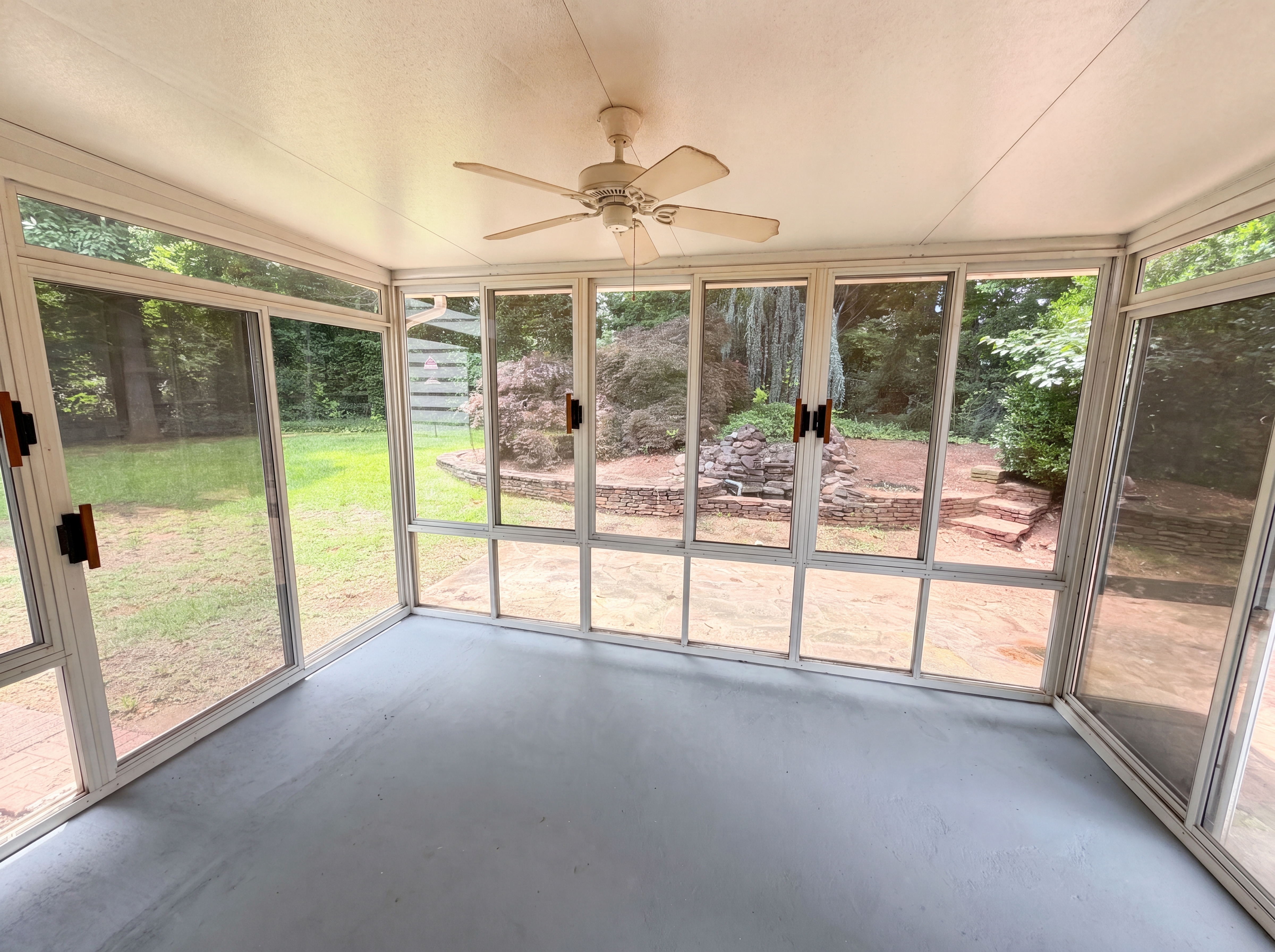 Photo 18 of 20 of 158 Colemans Bluff Dr, Woodstock, GA
