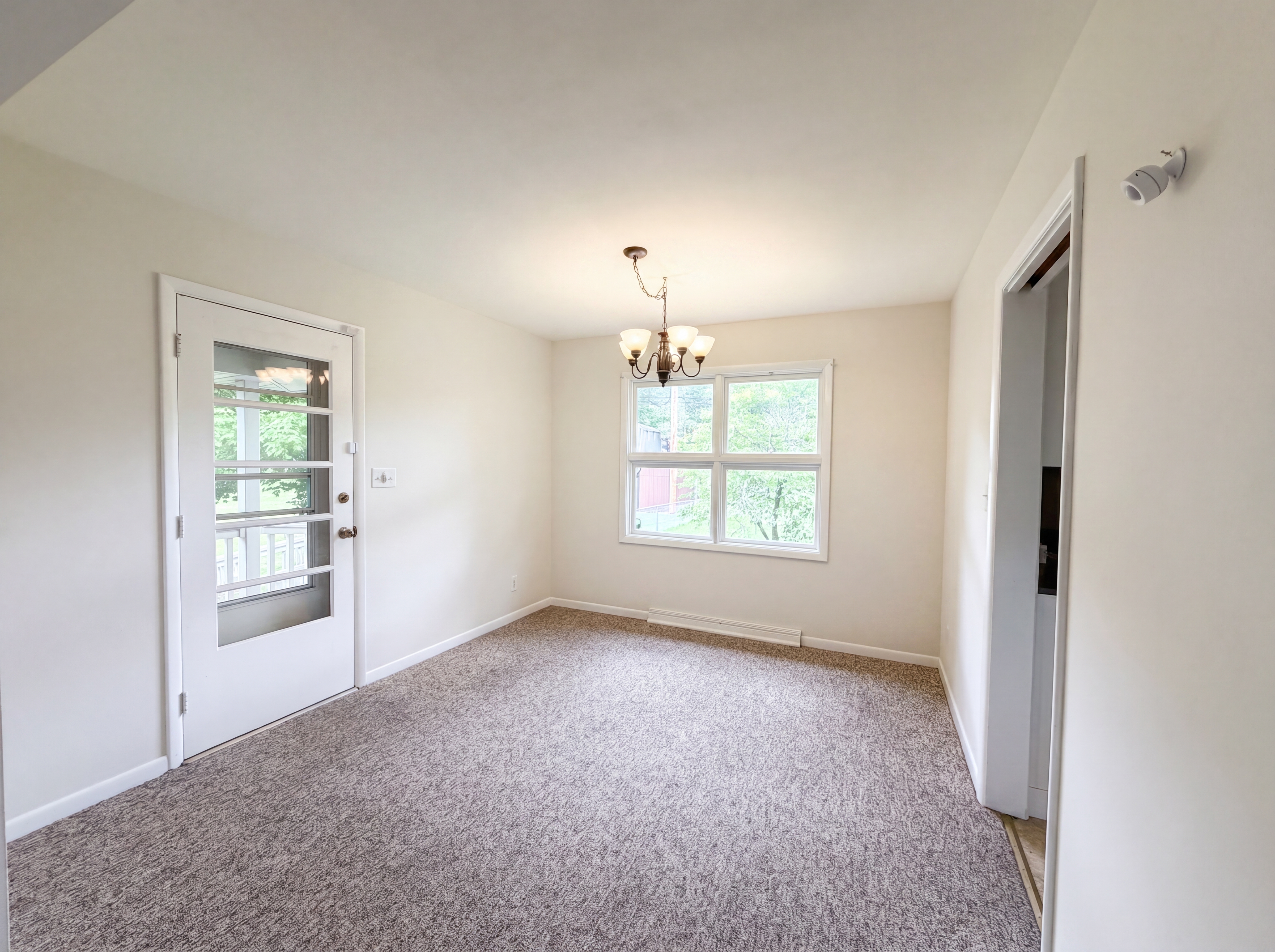 Photo 6 of 32 of 325 Kanawha Rd, Lancaster, OH