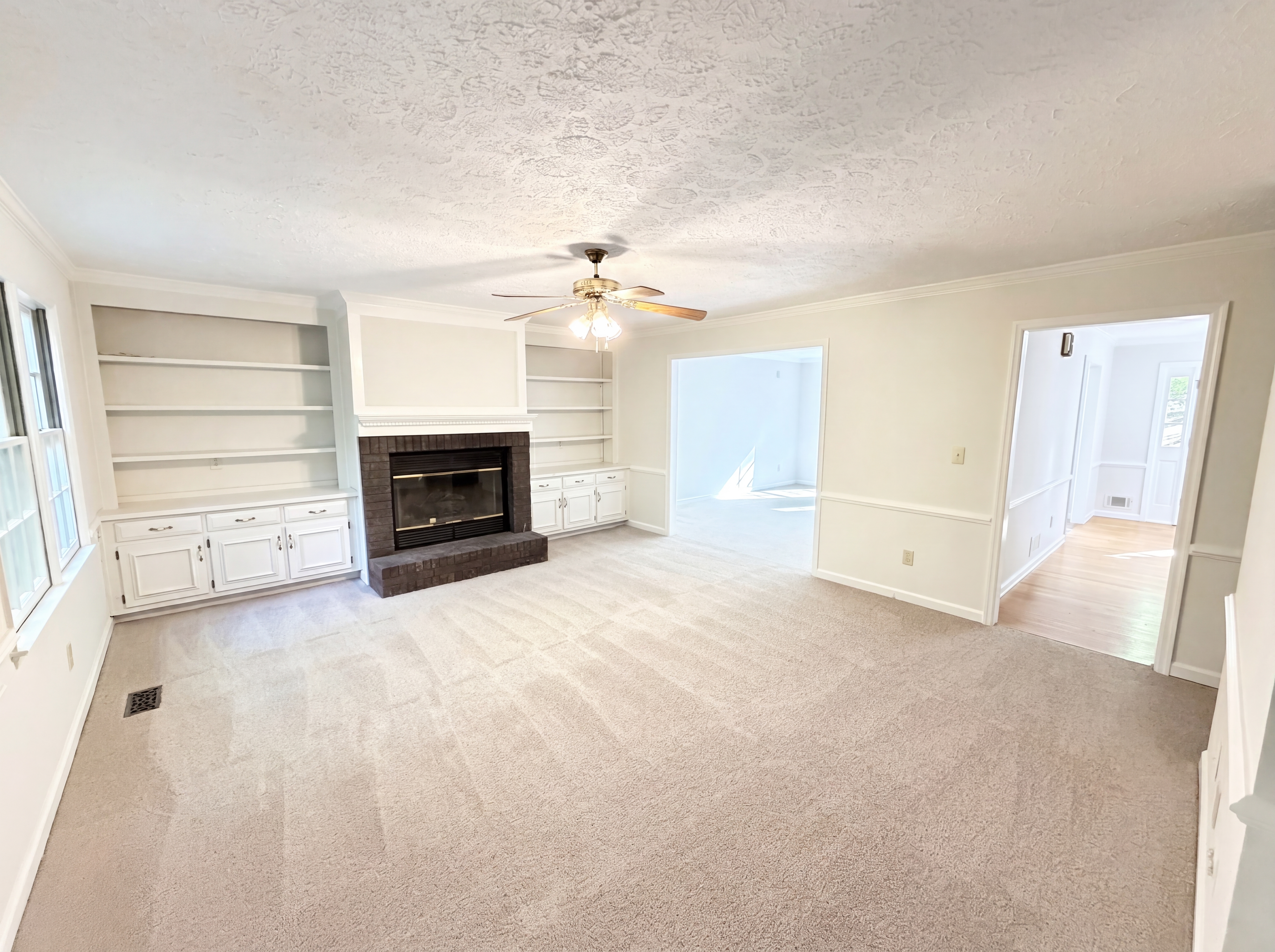 Photo 3 of 38 of 515 Teresa Ln, Canton, GA