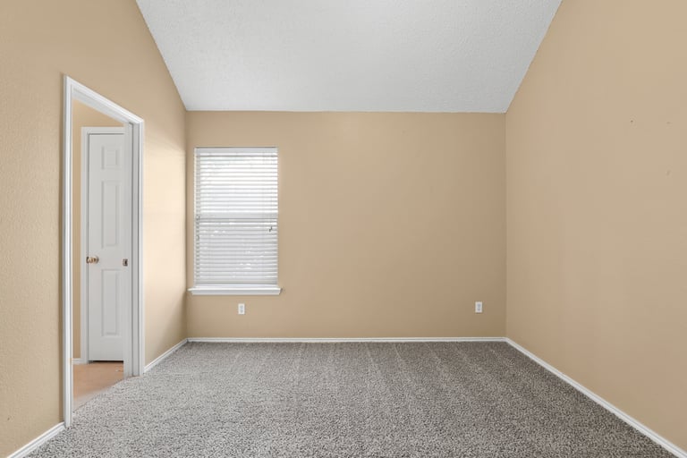 Photo 17 of 26 - 5028 San Jacinto Dr, Haltom City, TX 76137