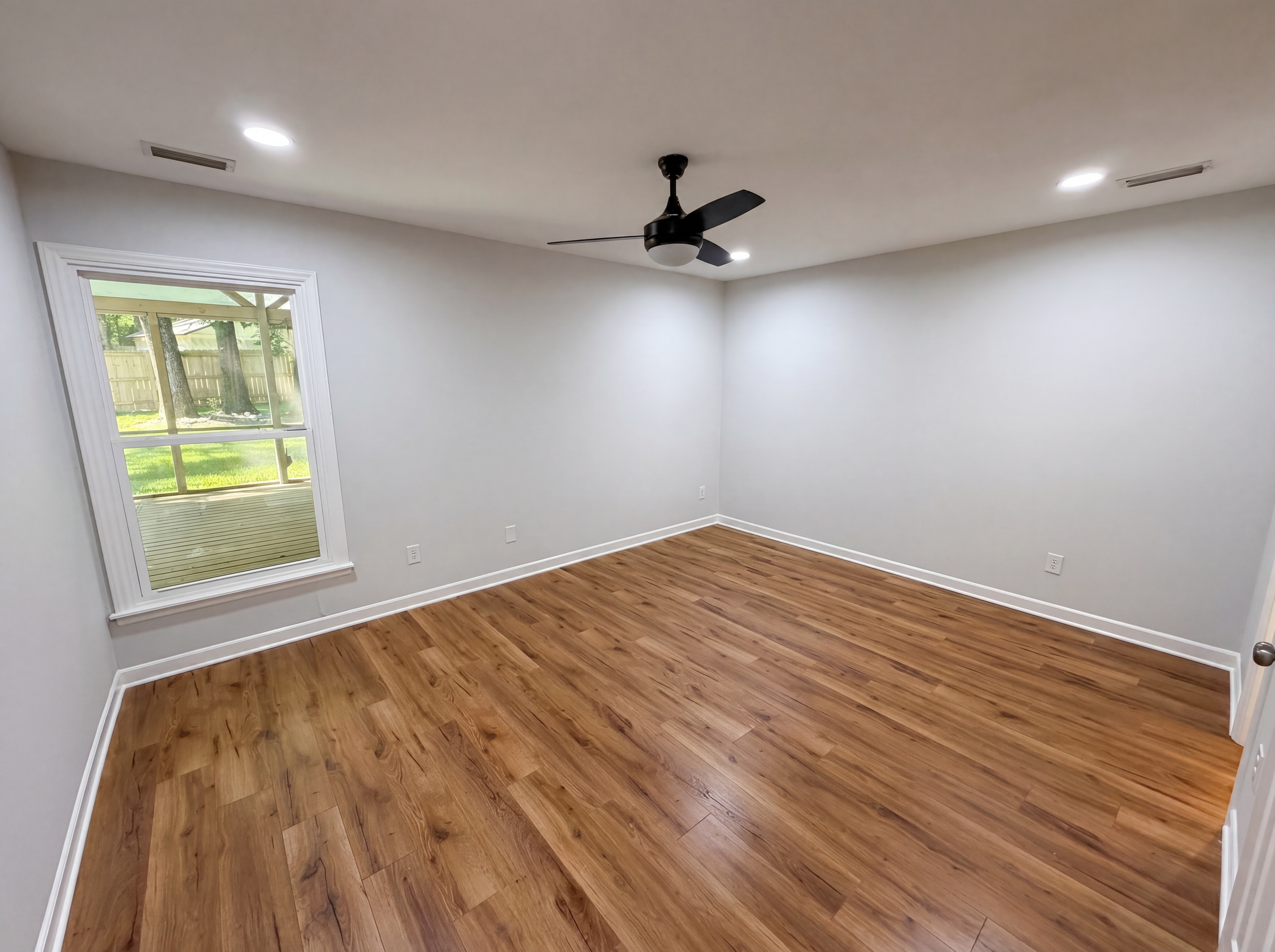 Photo 4 of 24 of 4554 Strangford Ave, Charlotte, NC