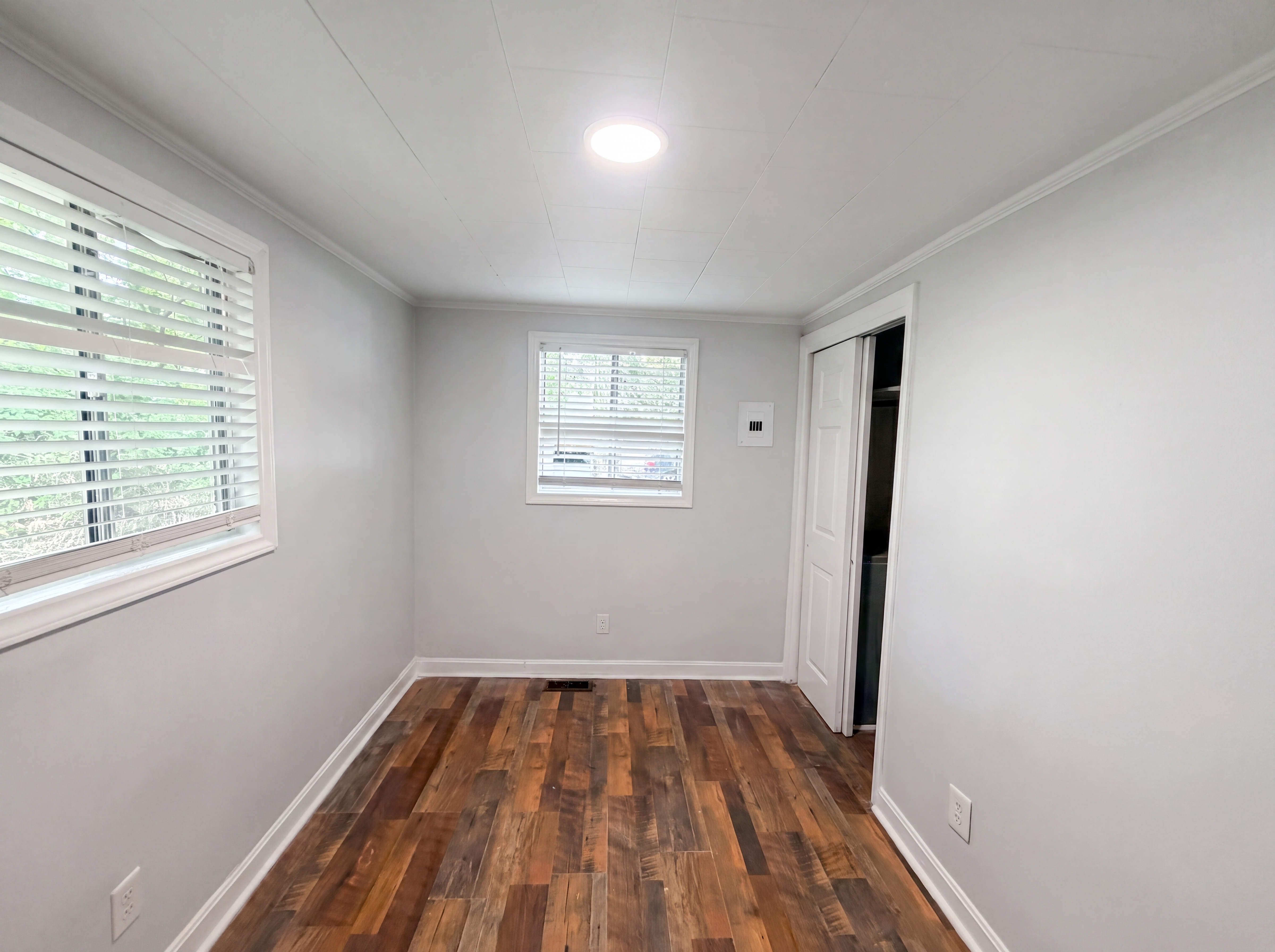 Photo 4 of 18 of 305 Woodbury St, High Point, NC