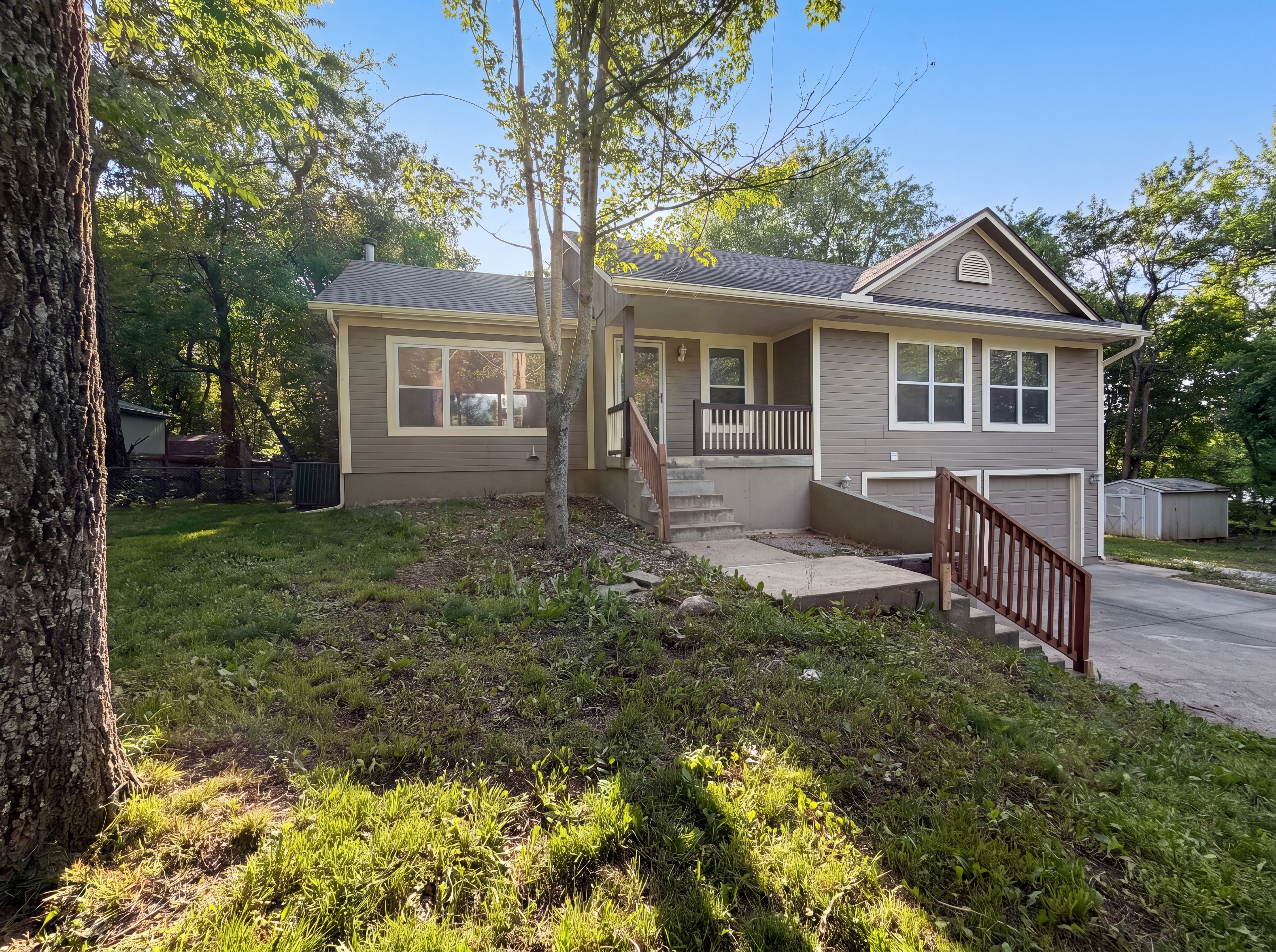 Photo 17 of 20 of 530 NW 1891st Rd, Kingsville, MO