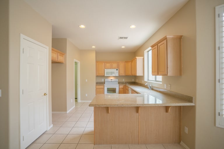 Photo 9 of 30 - 14226 Shaw Butte Dr N, Surprise, AZ 85379