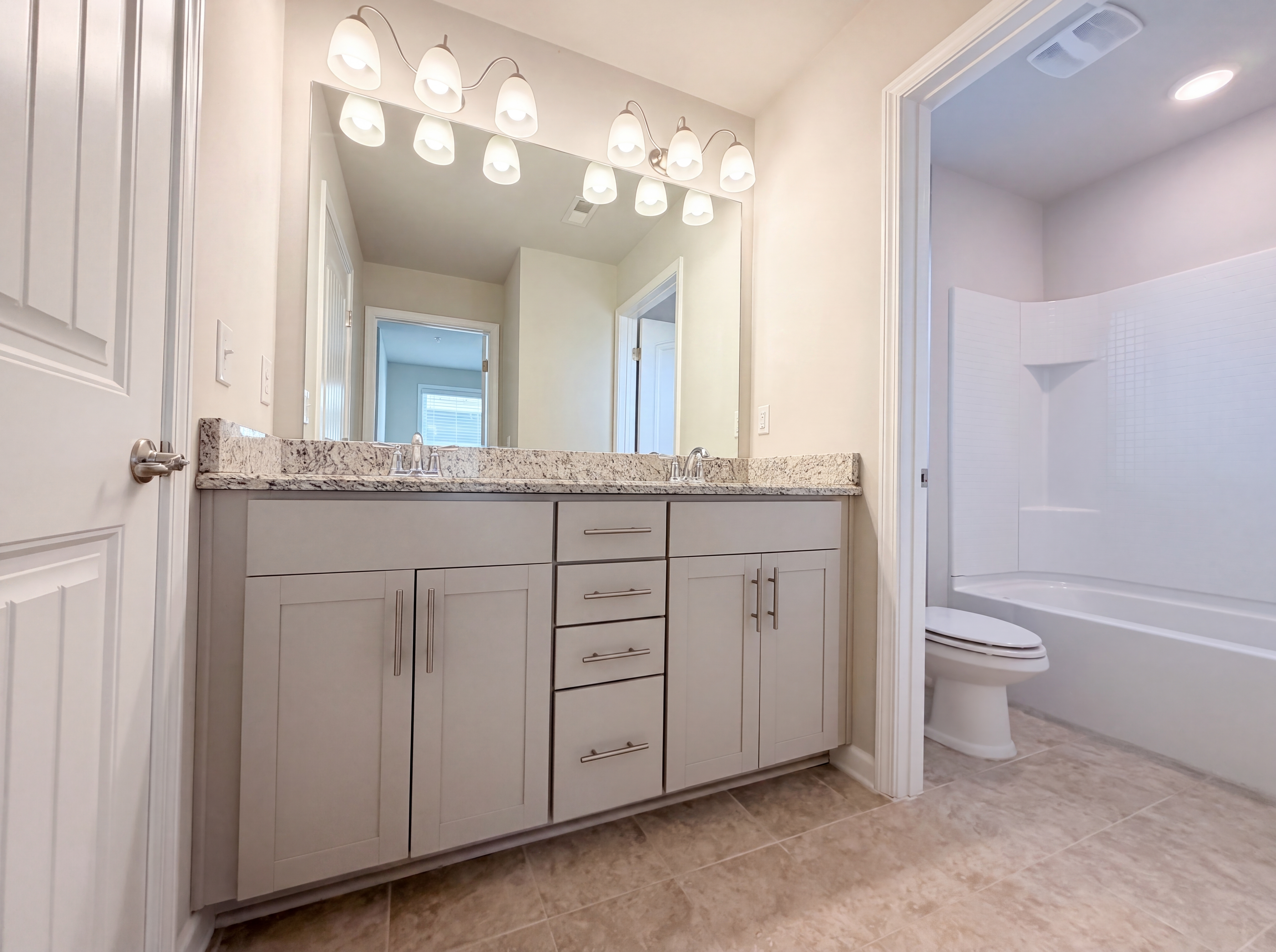 Photo 7 of 21 of 415 Prestige Ct, Pleasant View, TN