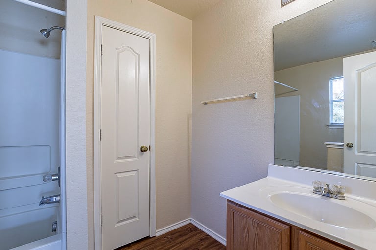Photo 19 of 21 - 956 Marble Pt, San Antonio, TX 78251