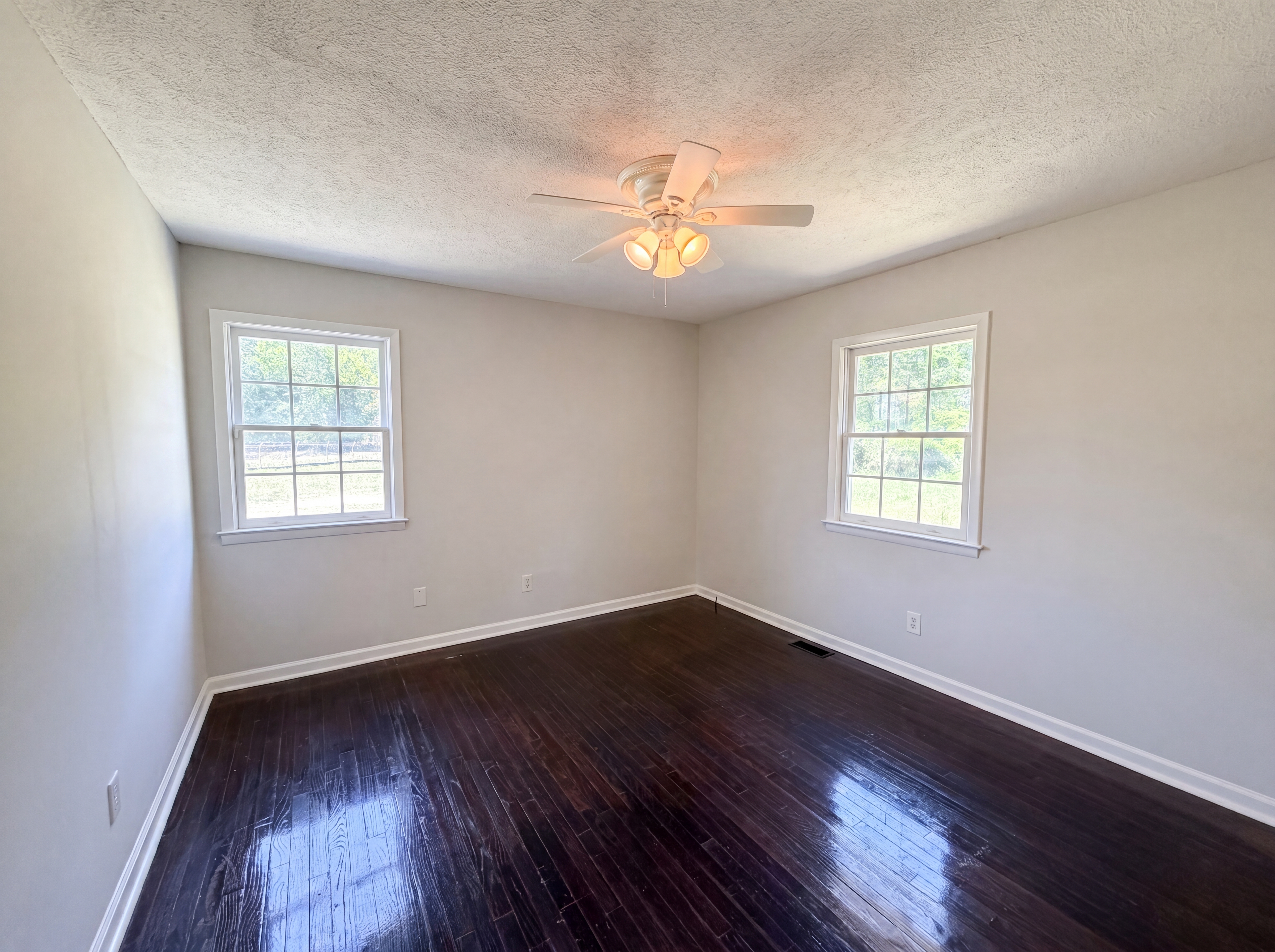 Photo 12 of 17 of 5416 Shipman Rd, Hope Mills, NC