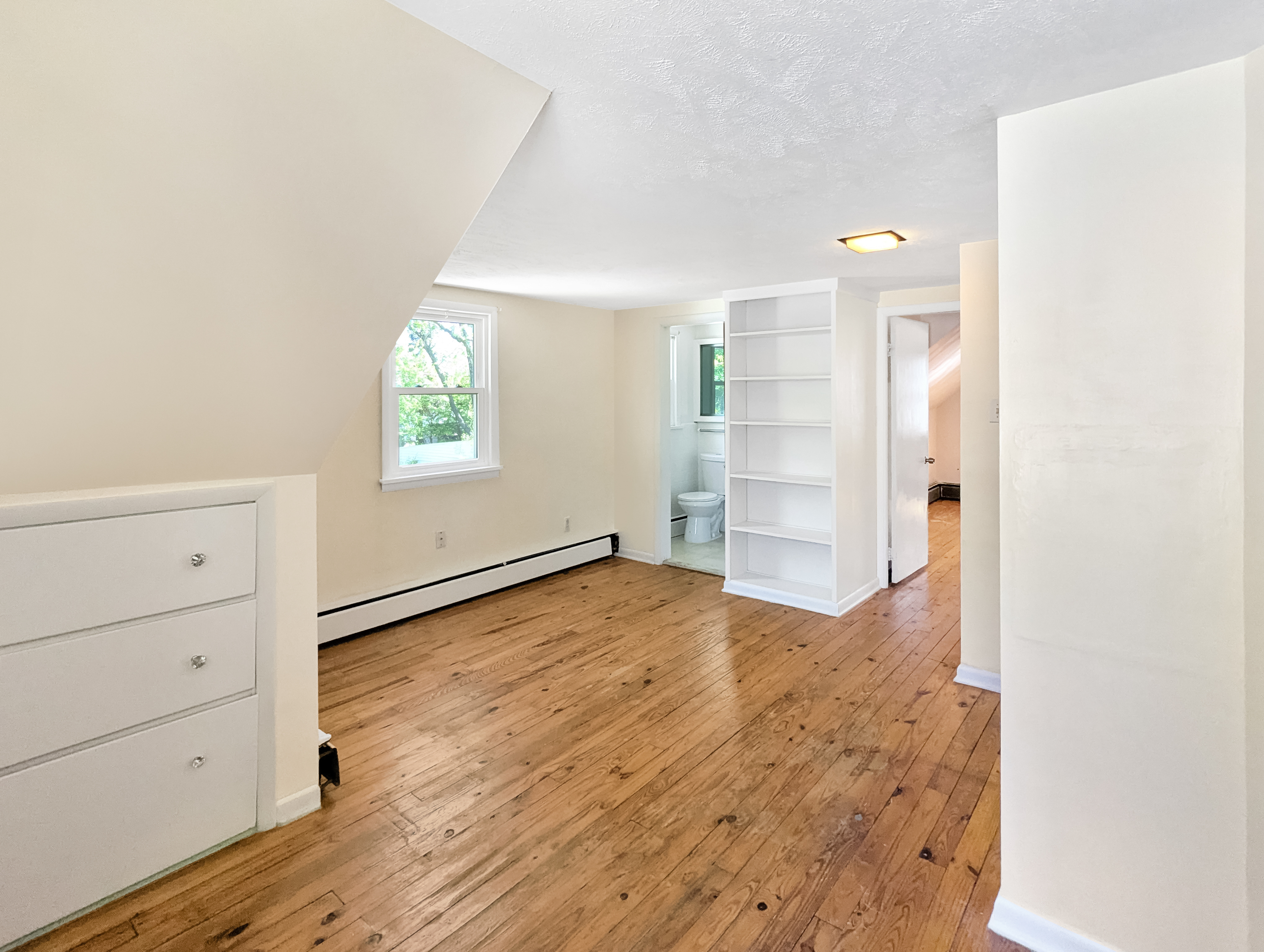 Photo 16 of 22 of 4135 Eastway Rd, Cleveland, OH