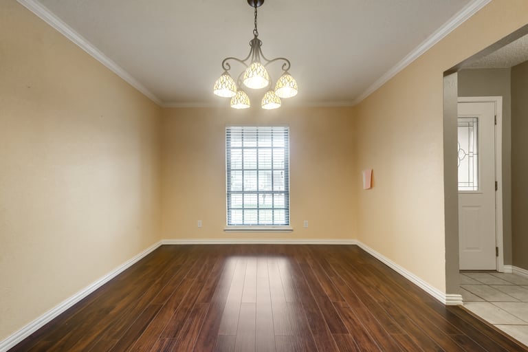 Photo 10 of 33 - 2925 Beachtree Ln, Bedford, TX 76021
