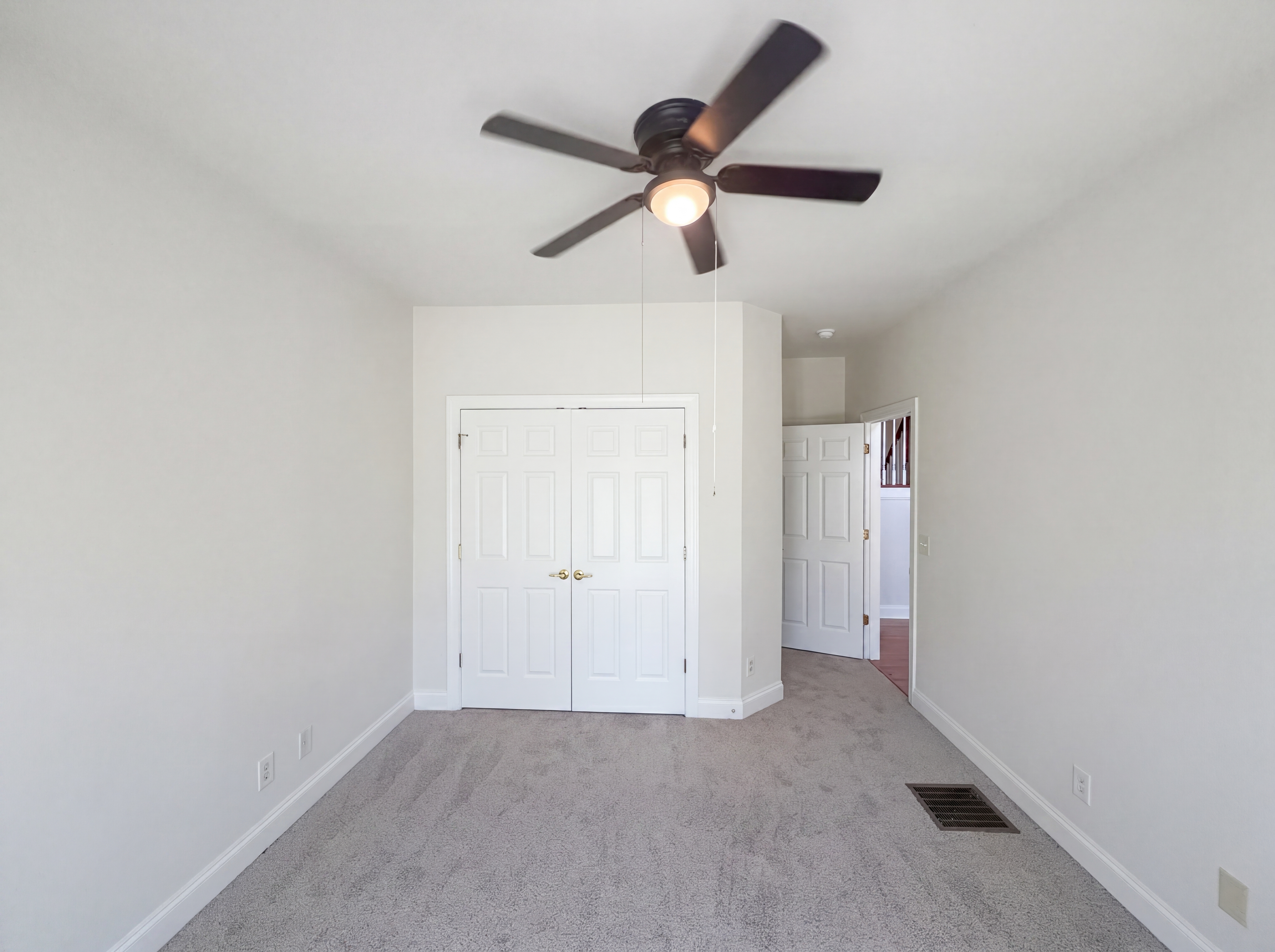 Photo 16 of 35 of 4993 Winding Ridge Dr, Greensboro, NC