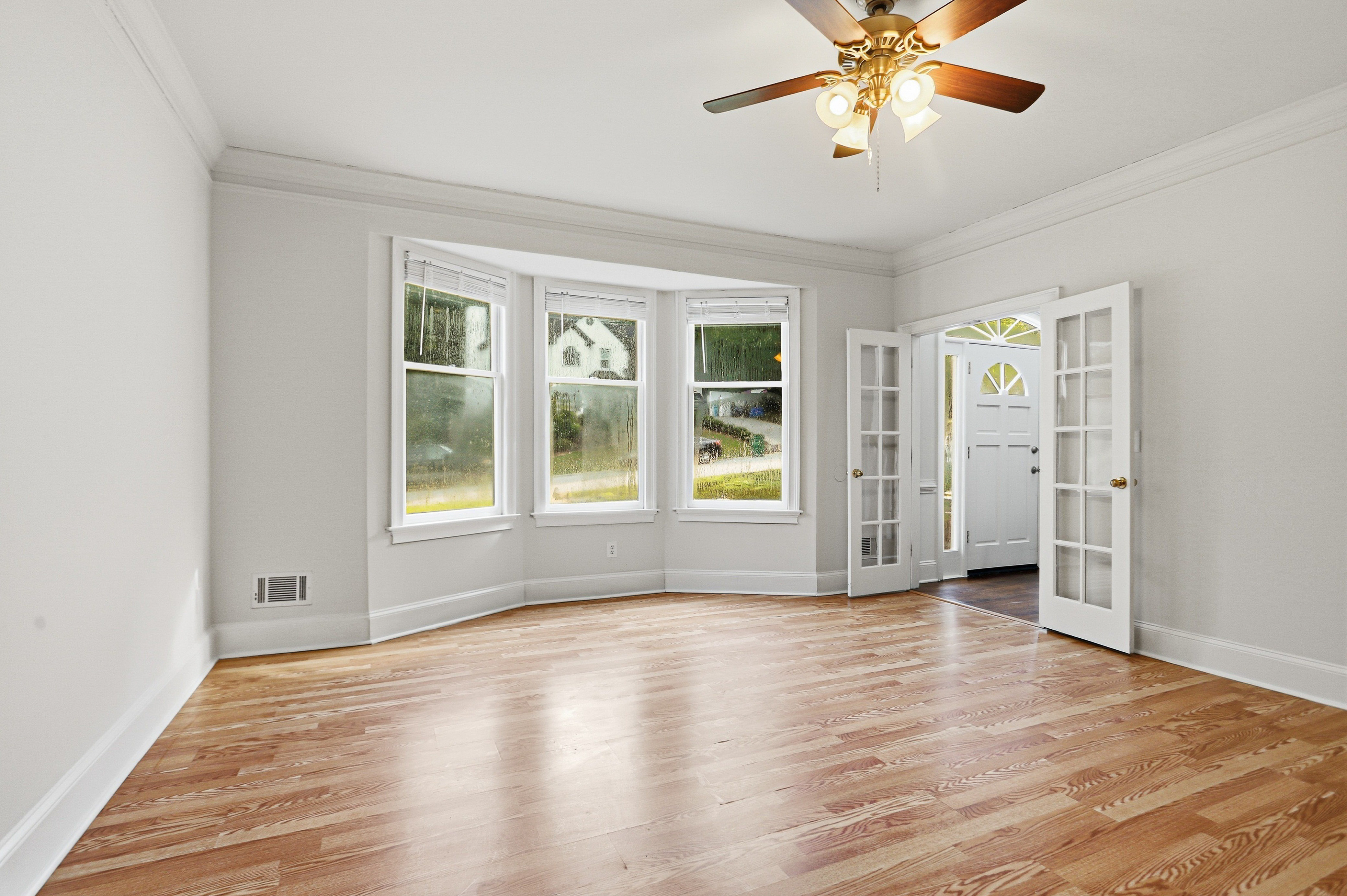 Photo 7 of 28 of 1102 Timber Glen Ct SW, Lilburn, GA