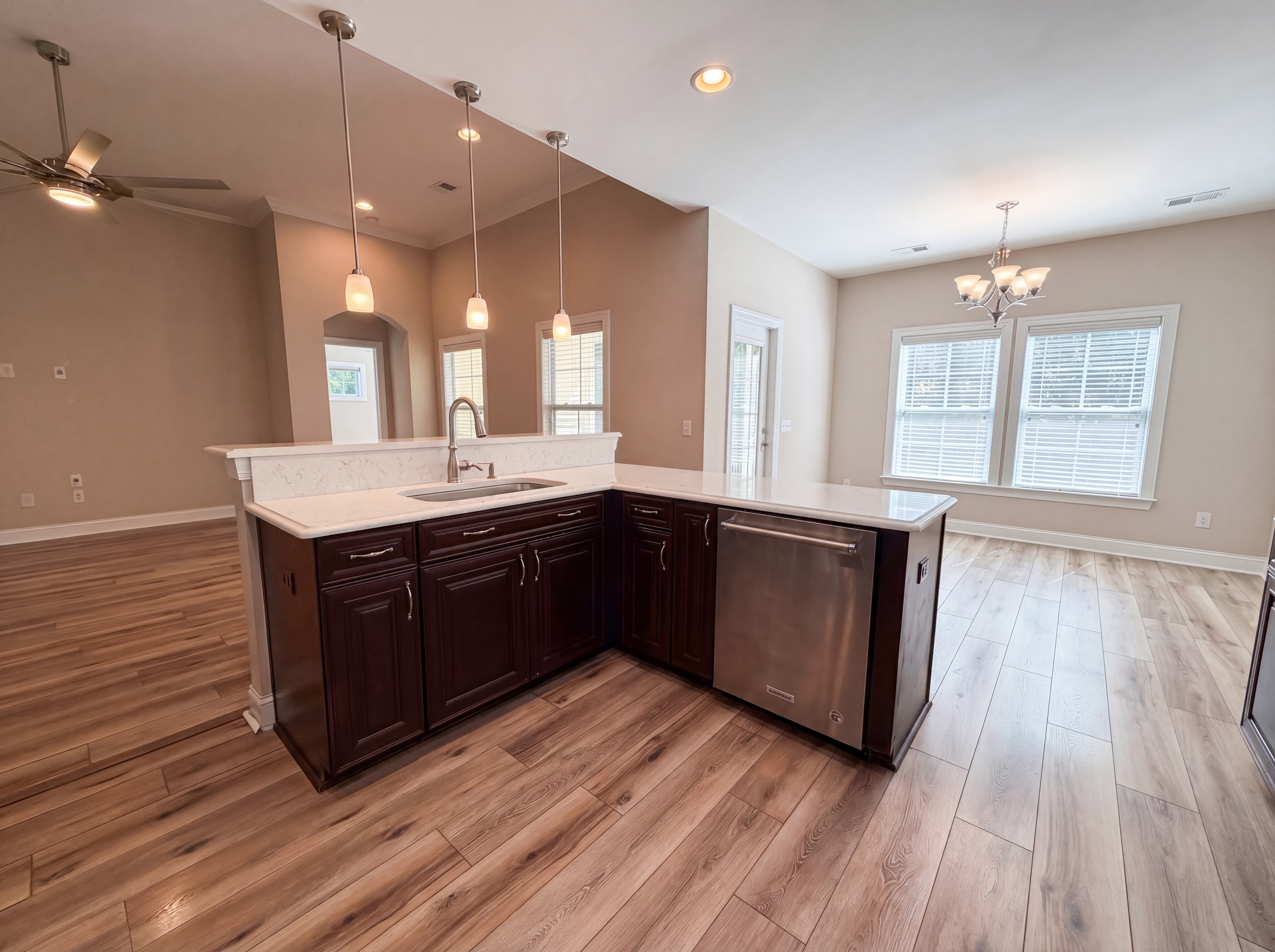 Photo 10 of 20 of 537 Nandina Dr, Goose Creek, SC