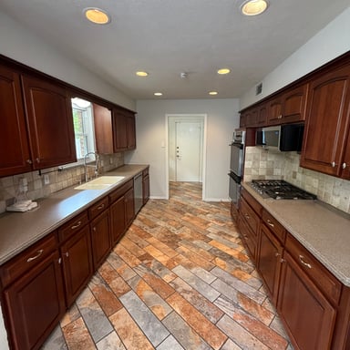 Property photo 2 of 8839 Sweetwater Dr