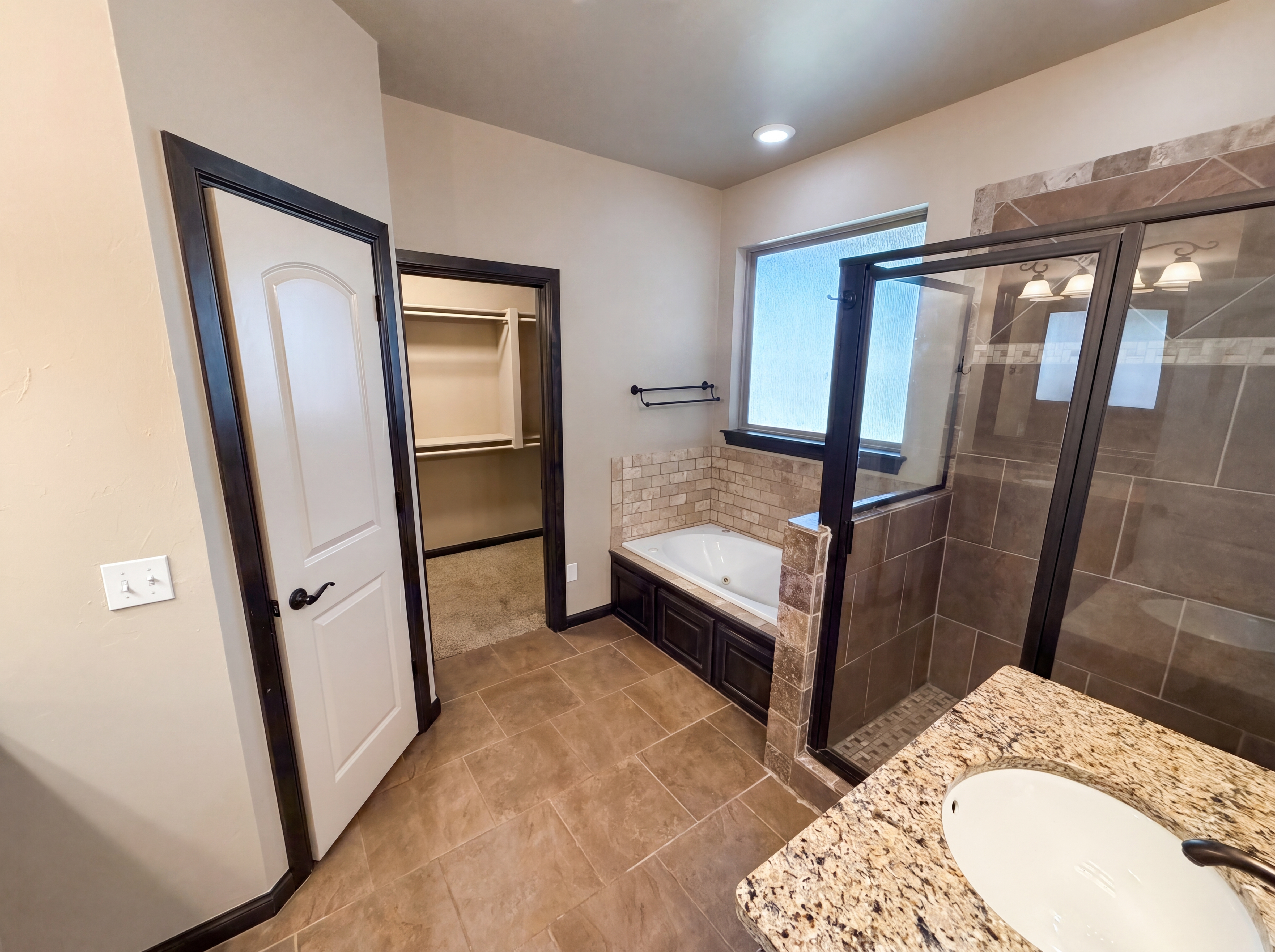 Photo 6 of 16 of 15941 Sky Run Dr, Edmond, OK