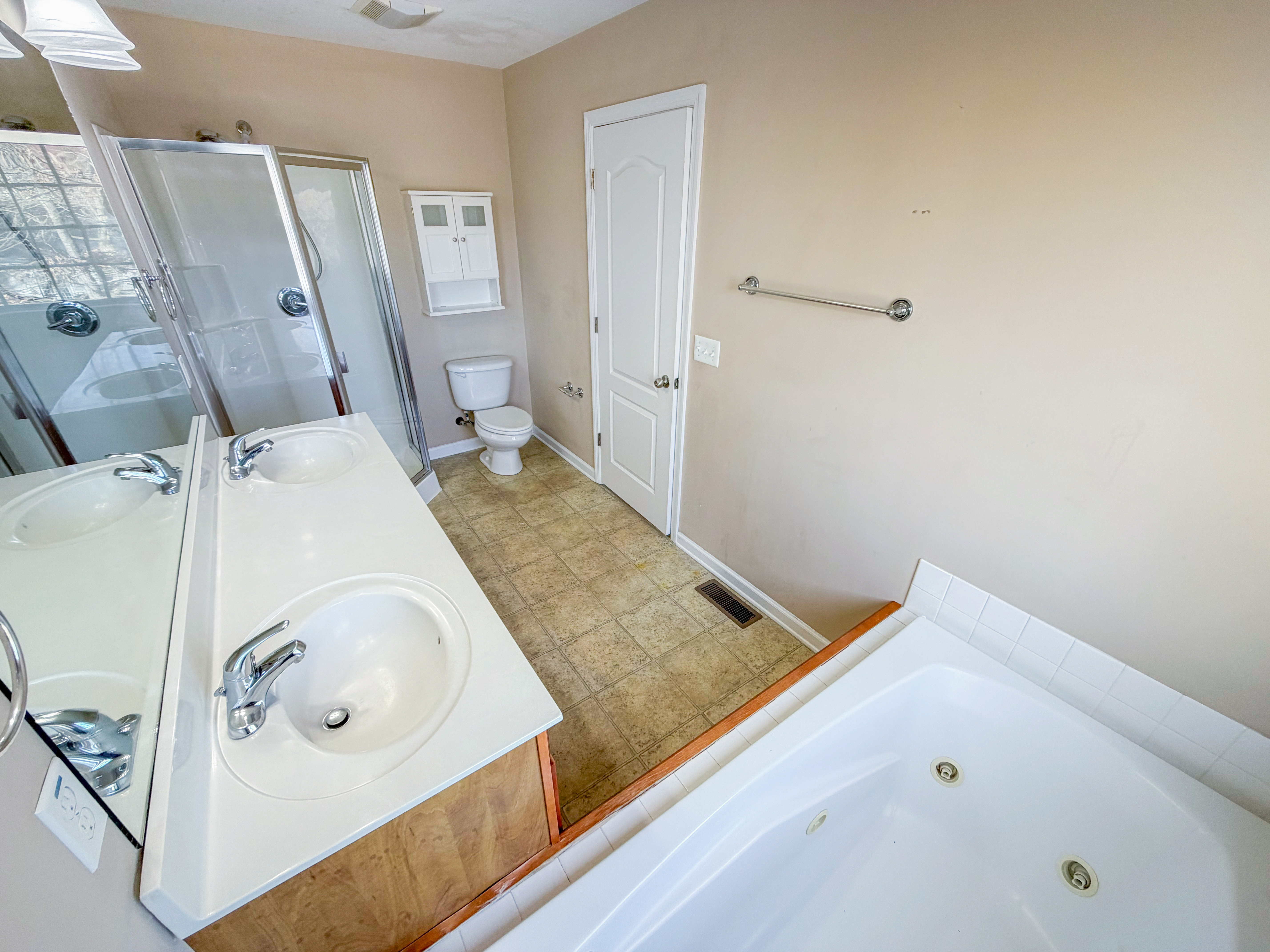 Photo 23 of 25 of 7446 Salmon Ln, Ooltewah, TN