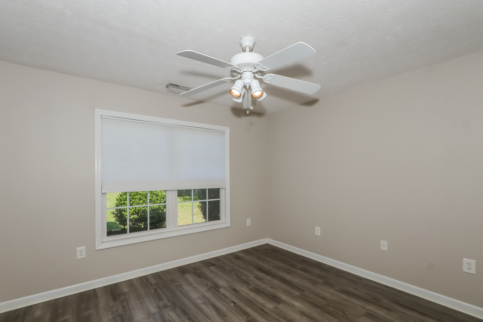 Photo 14 of 21 of 454 Carolina Hickory St, Loris, SC