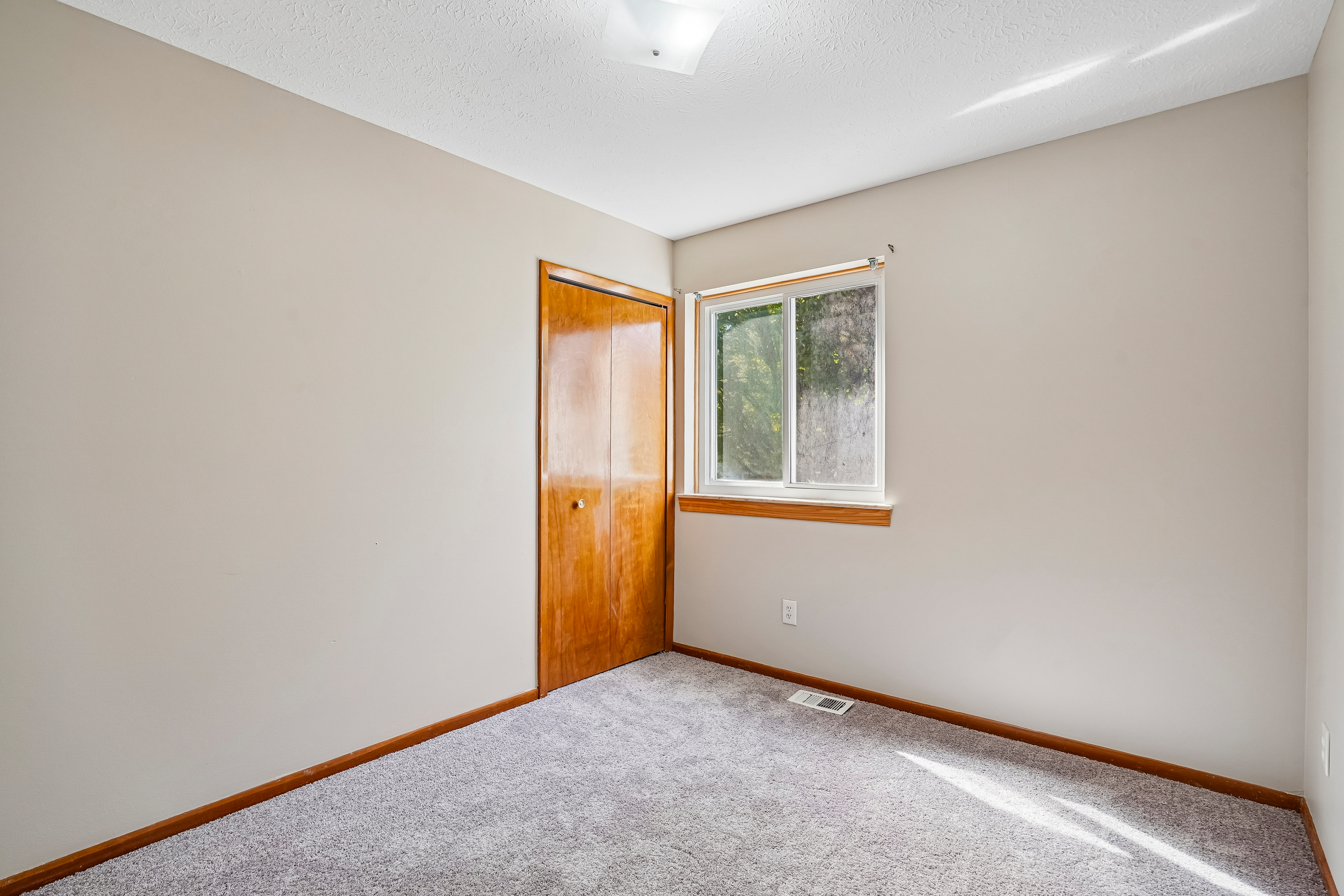 Photo 19 of 30 of 10153 Ashton St, Pinckney, MI