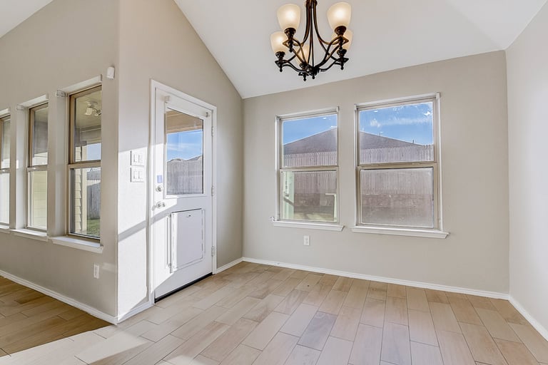 Photo 8 of 36 - 14541 Serrano Ridge Rd, Haslet, TX 76052