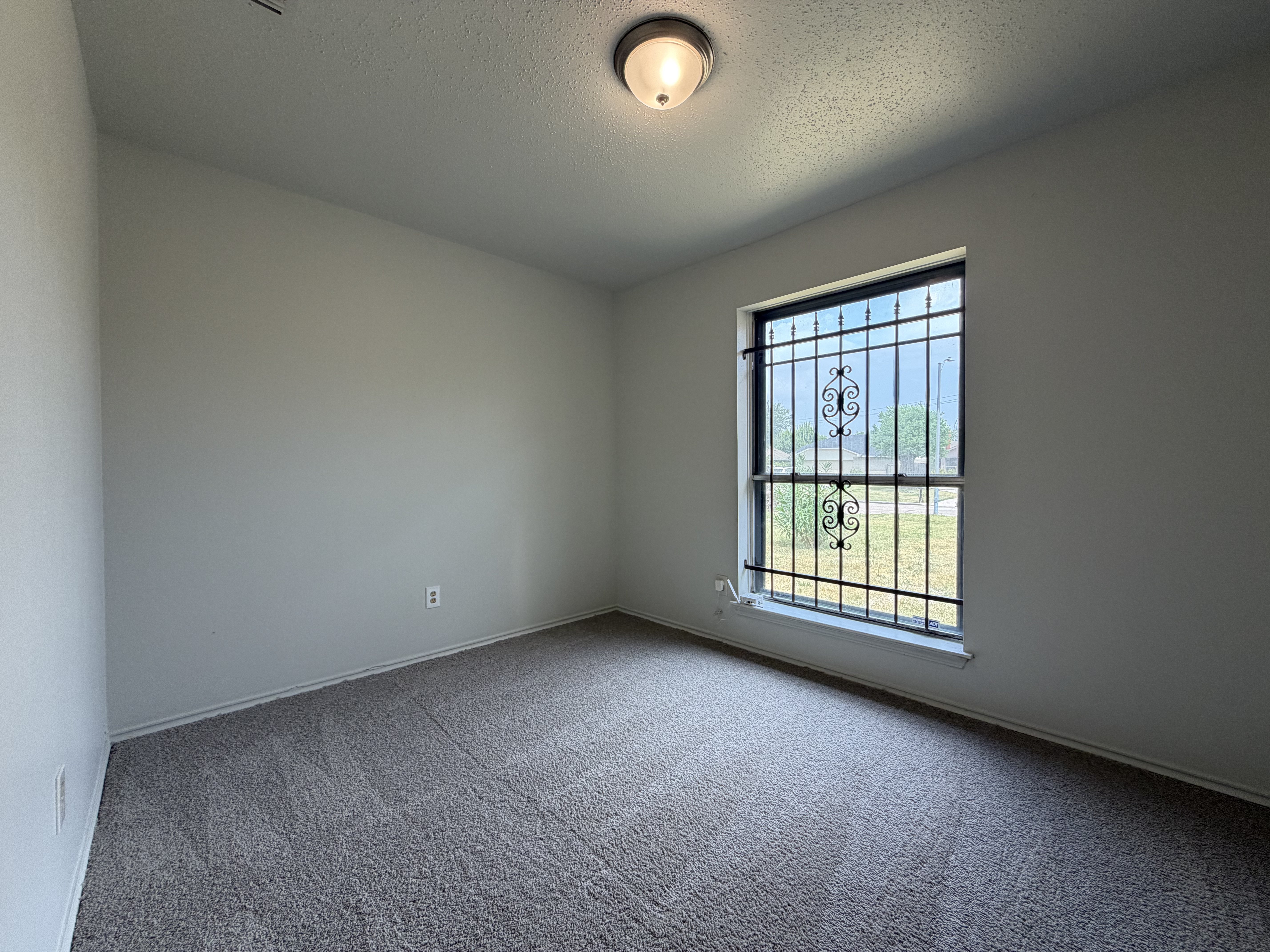 Photo 9 of 16 of 3307 Brookston St, Houston, TX