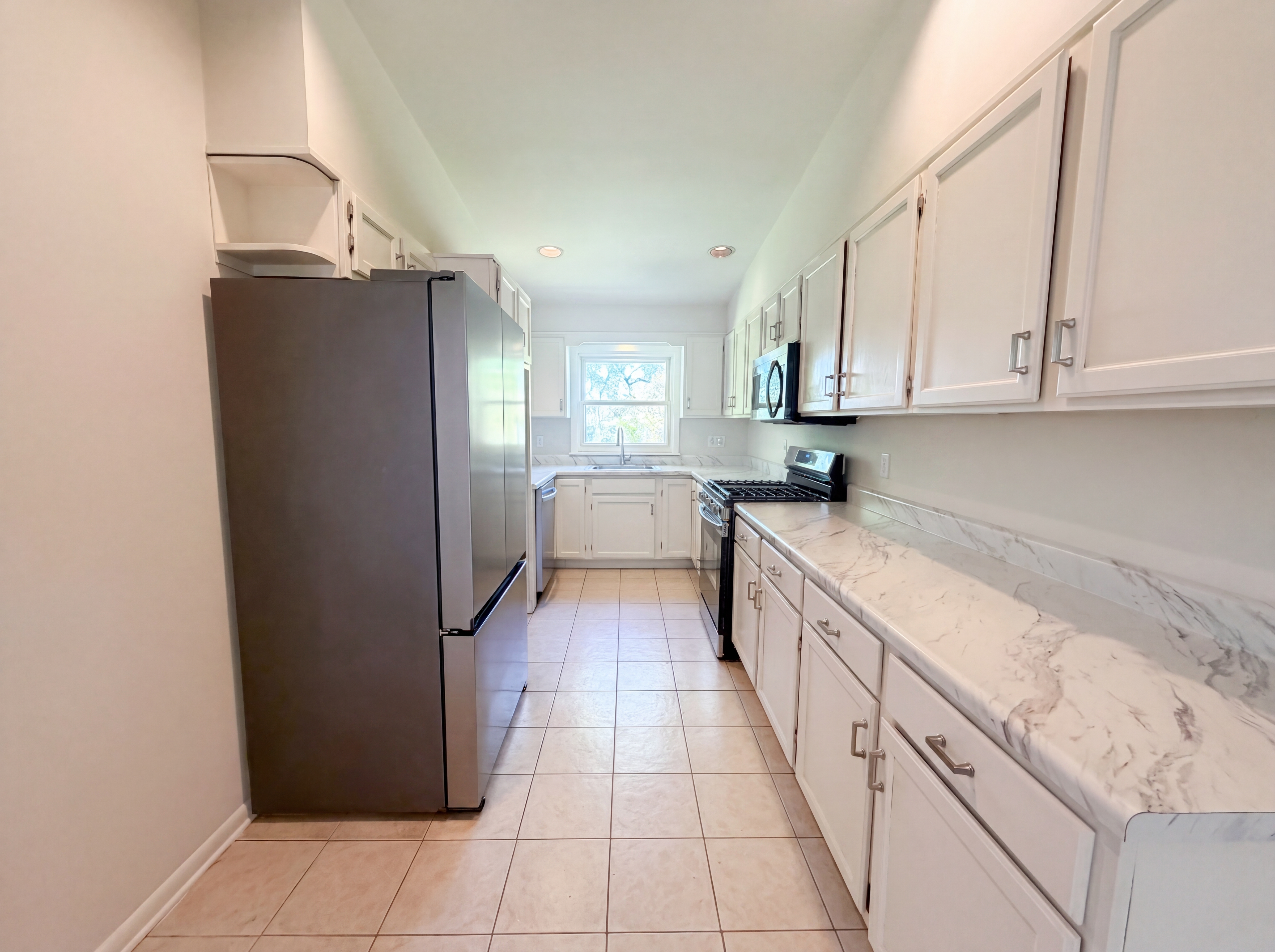 Photo 2 of 42 of 616 River Rd, Teaneck, NJ