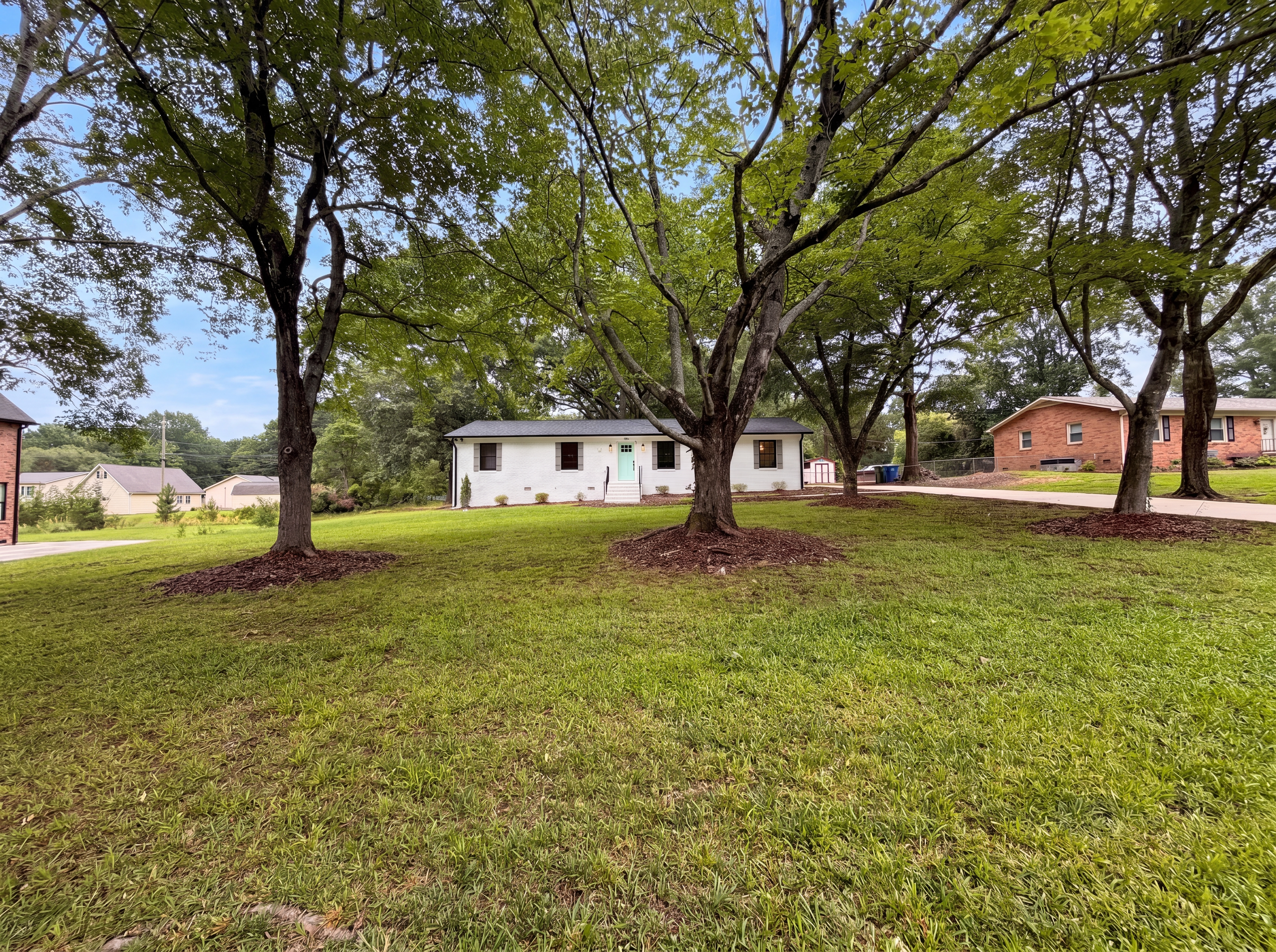 Photo 16 of 19 of 141 Greenbriar Dr, Matthews, NC