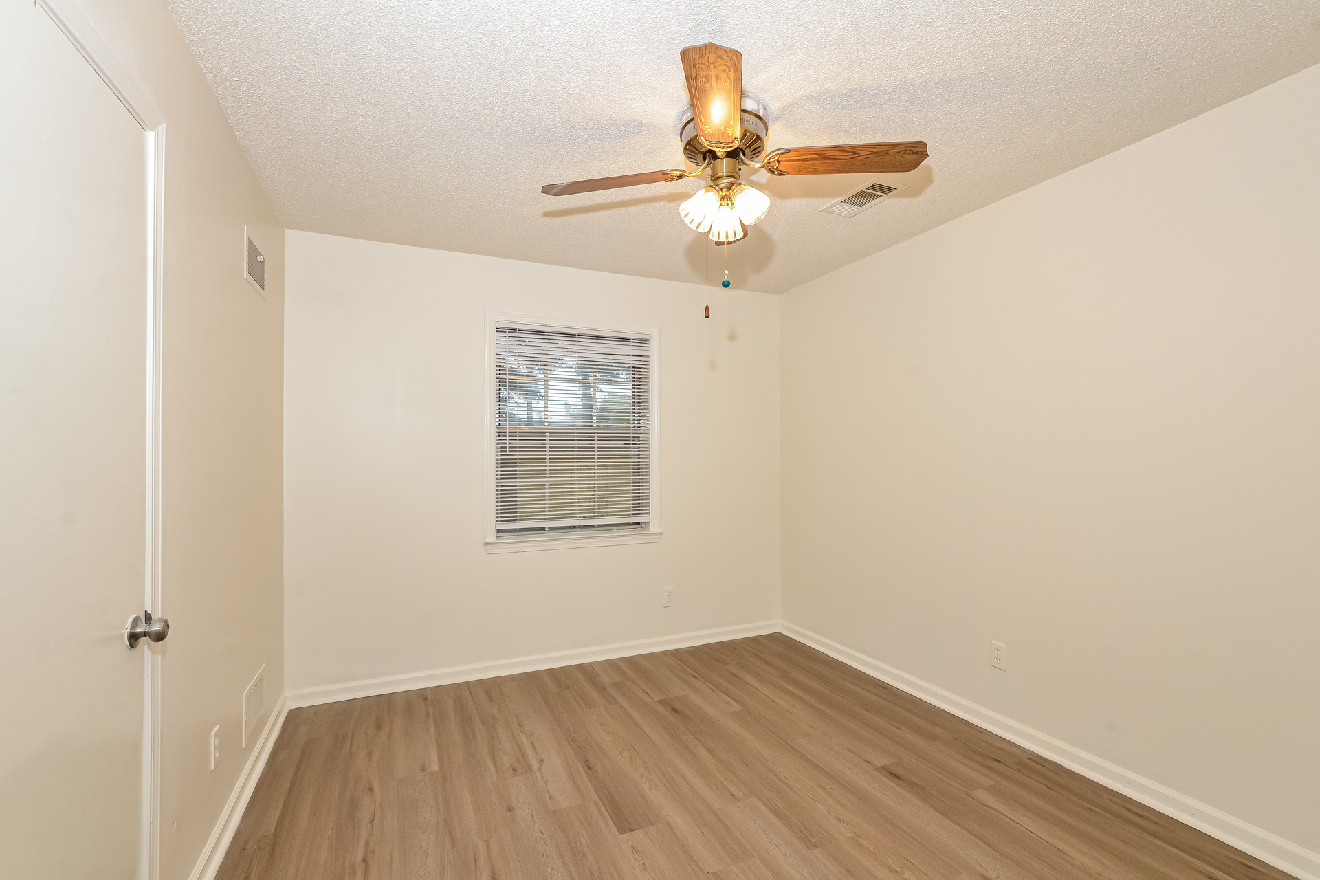 Photo 16 of 21 of 9540 Stuart St, Olive Branch, MS