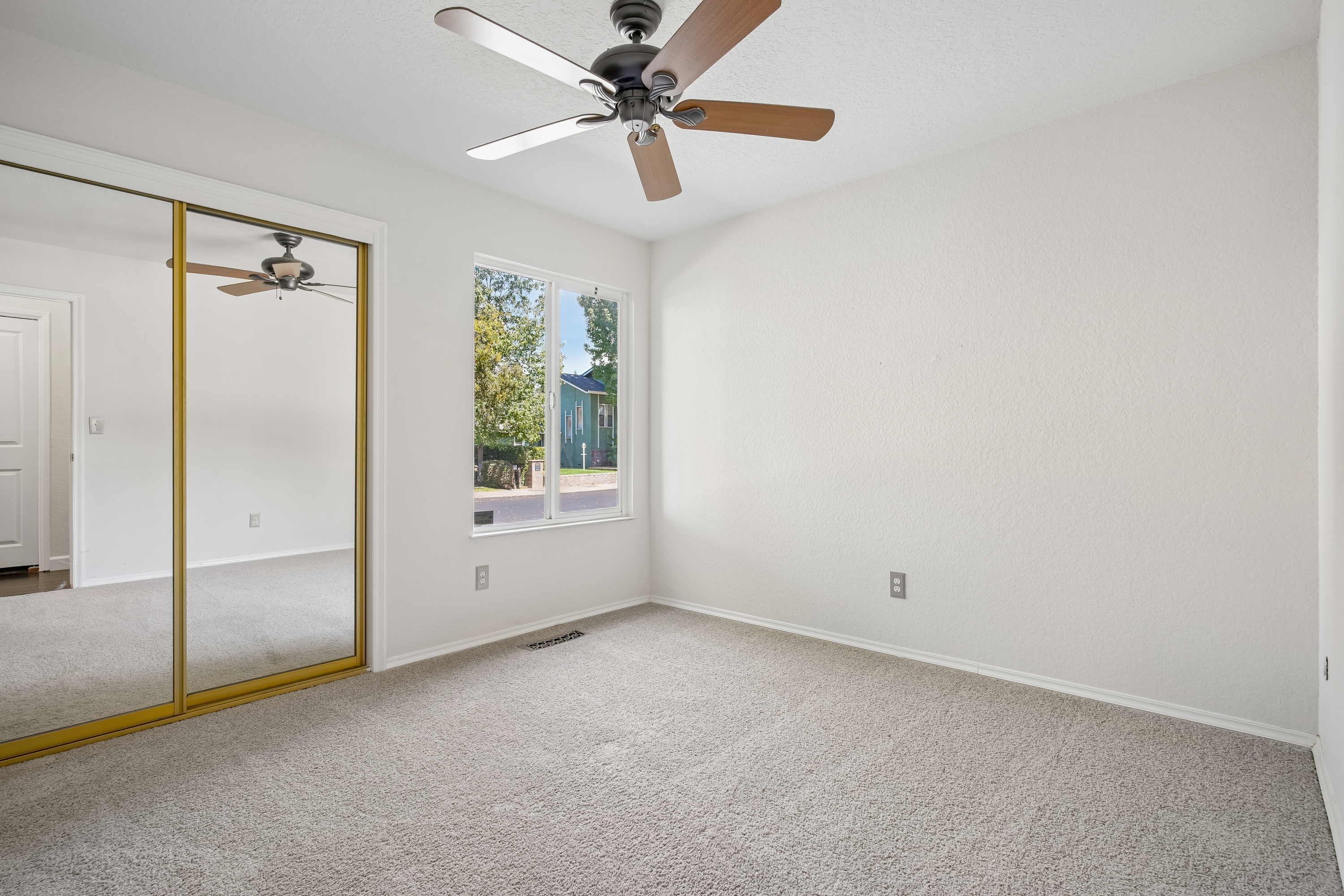 Photo 20 of 31 of 2100 Sandpoint Dr, Modesto, CA