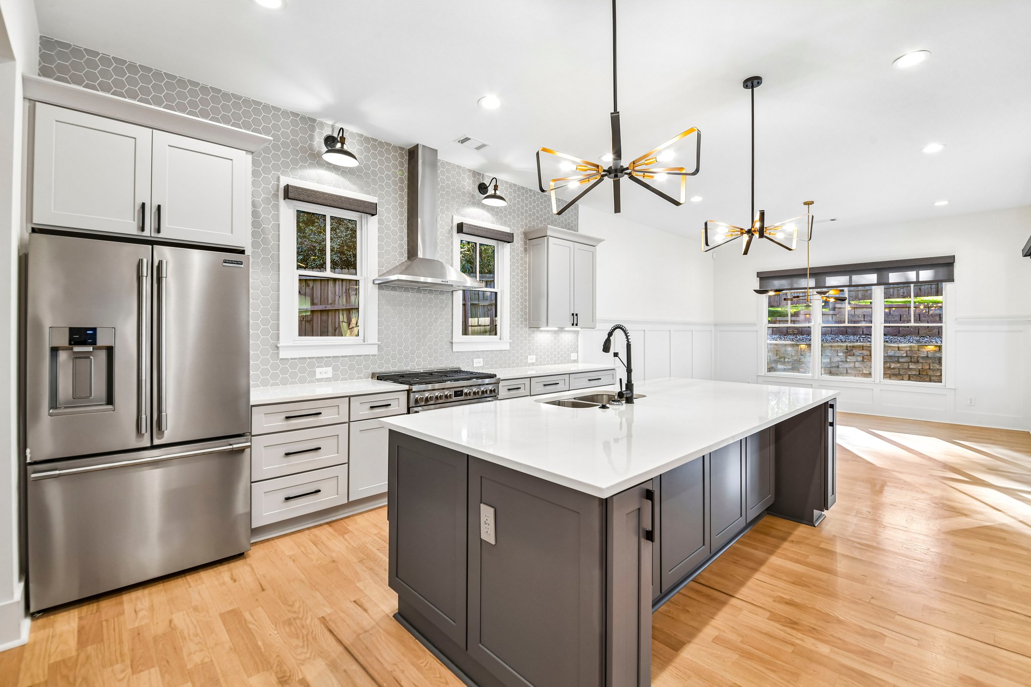 Photo 2 of 30 of 2073 Candler Road SE, Atlanta, GA