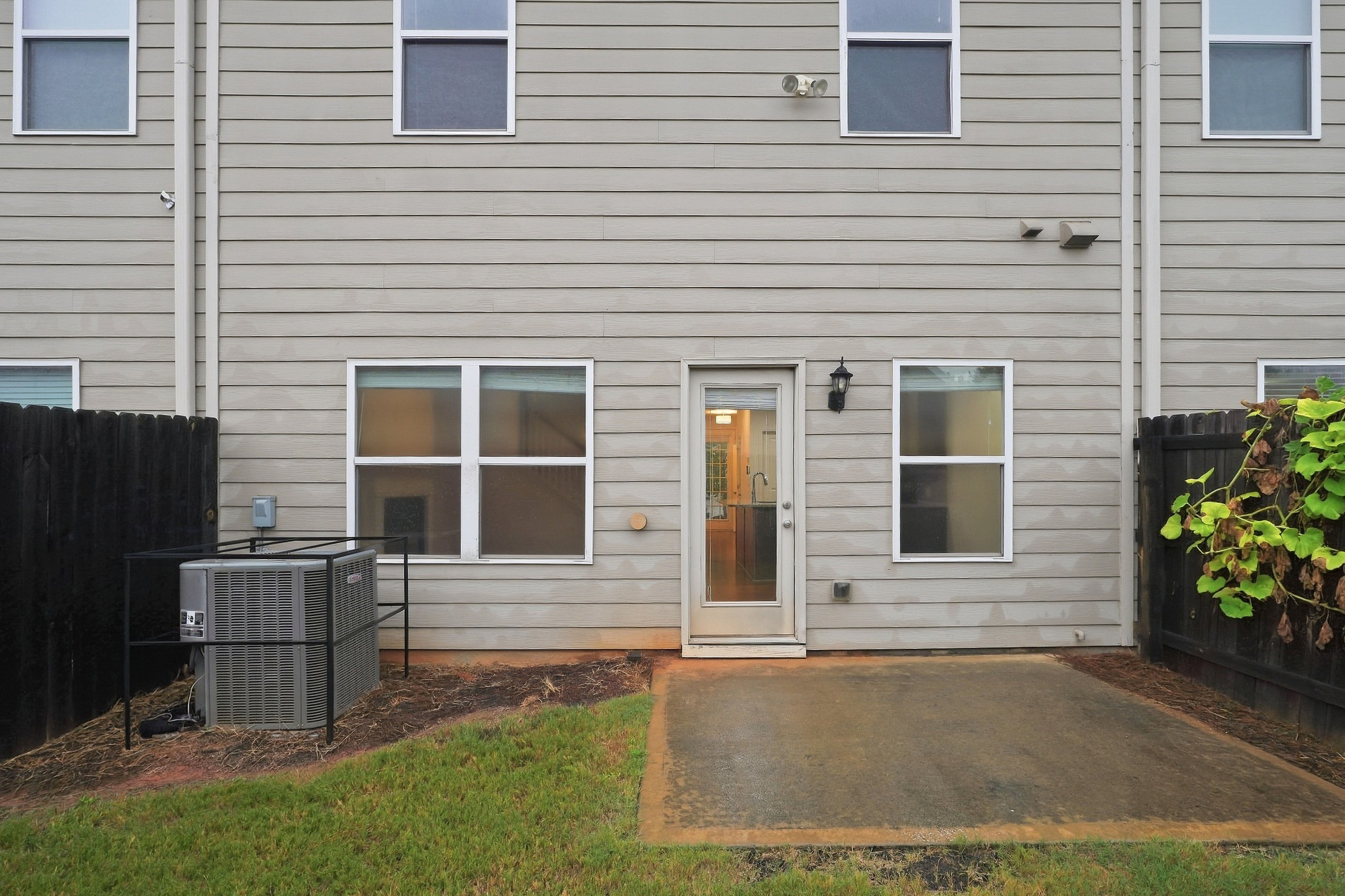Photo 5 of 29 of 5267 Mill Way, Stone Mountain, GA