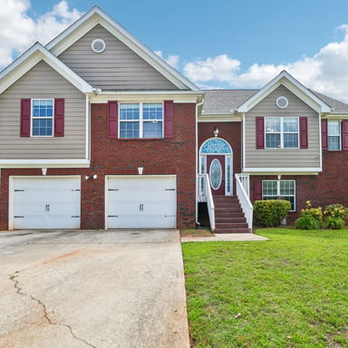 Property photo 1 of 70 Feldspar Dr