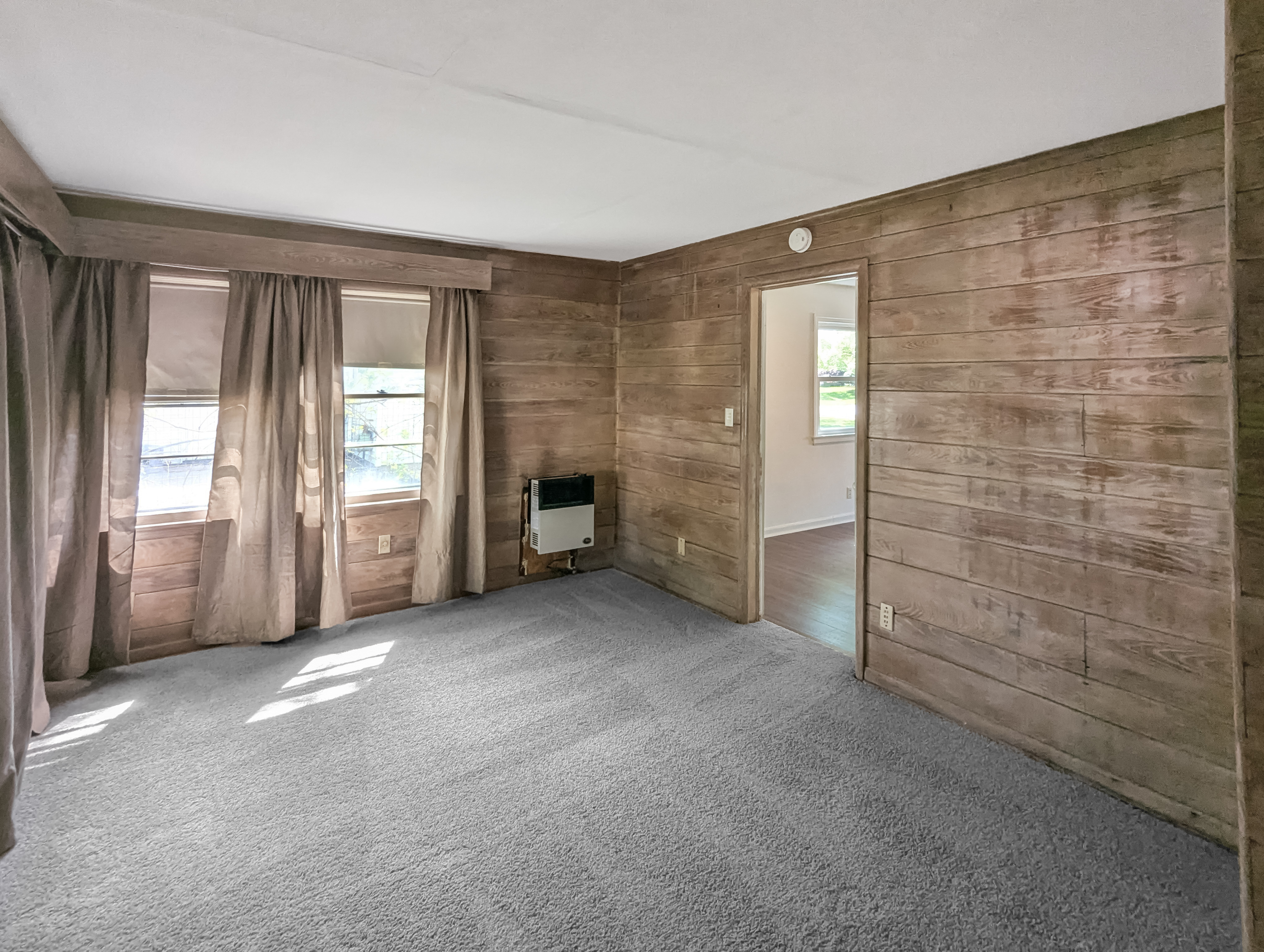Photo 11 of 22 of 4135 Eastway Rd, Cleveland, OH