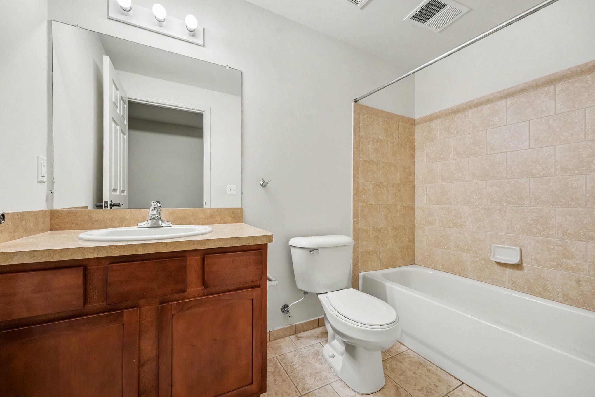Photo 18 of 24 of 5151 Parsley Dr, Shelby Township, MI