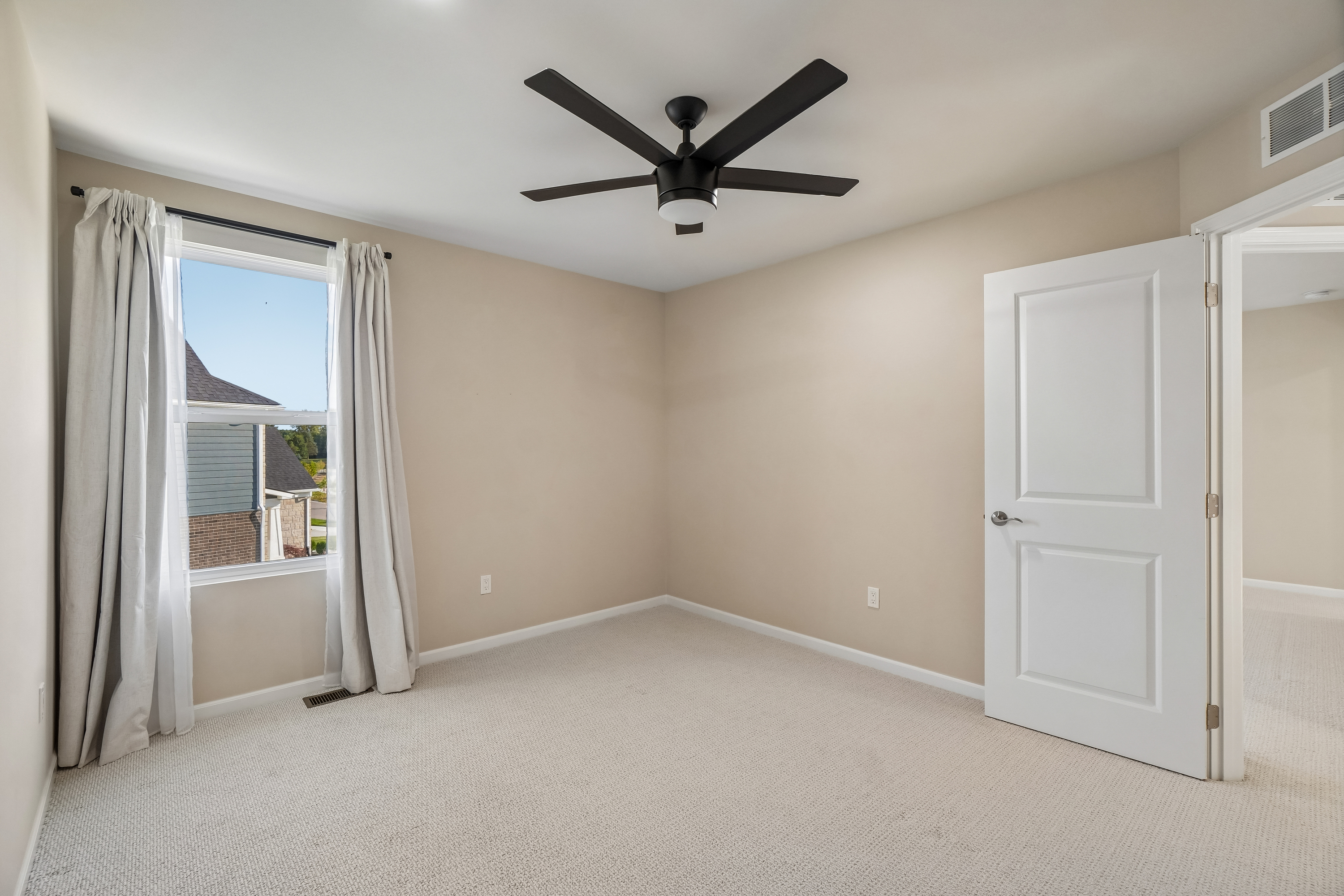 Photo 43 of 61 of 20942 Torbay Dr, Northville, MI