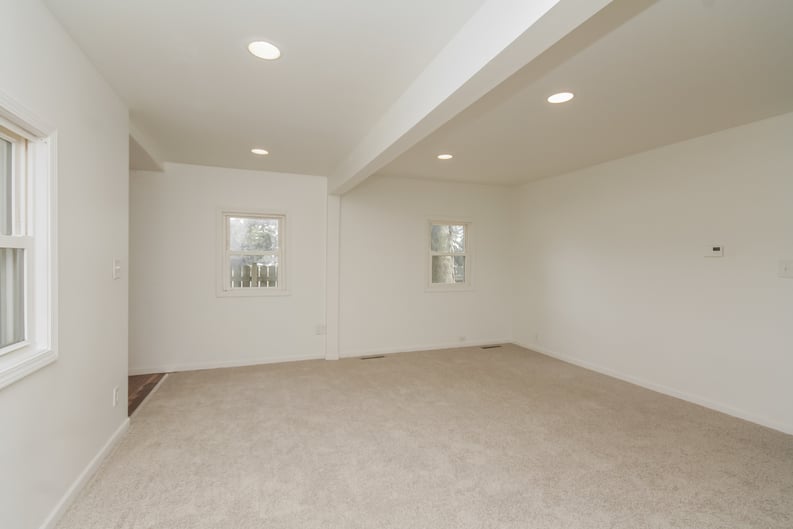 Property photo 3 of 1107 E Joliet St