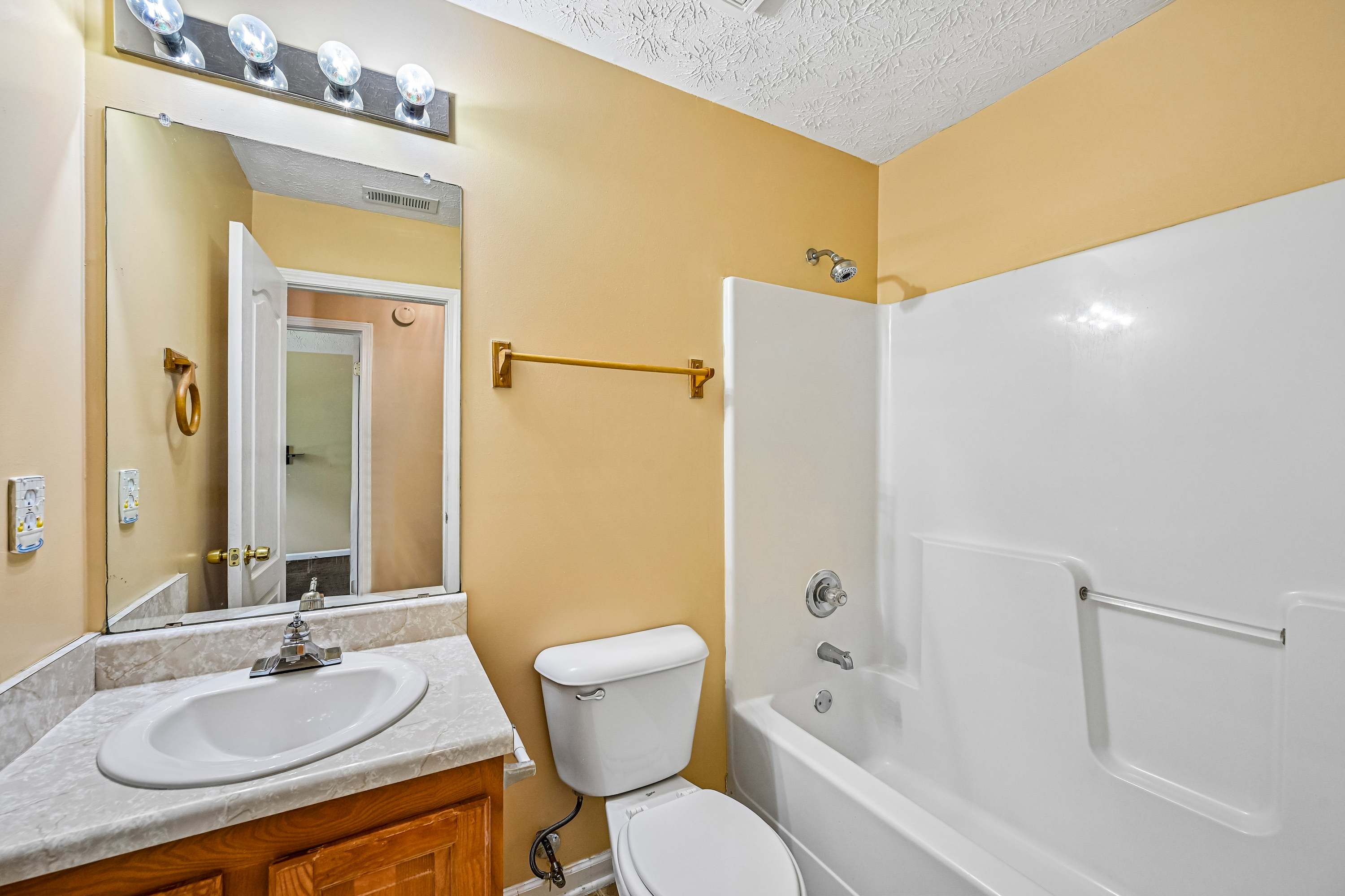 Photo 34 of 44 of 2083 Dylan Ct, Ellenwood, GA