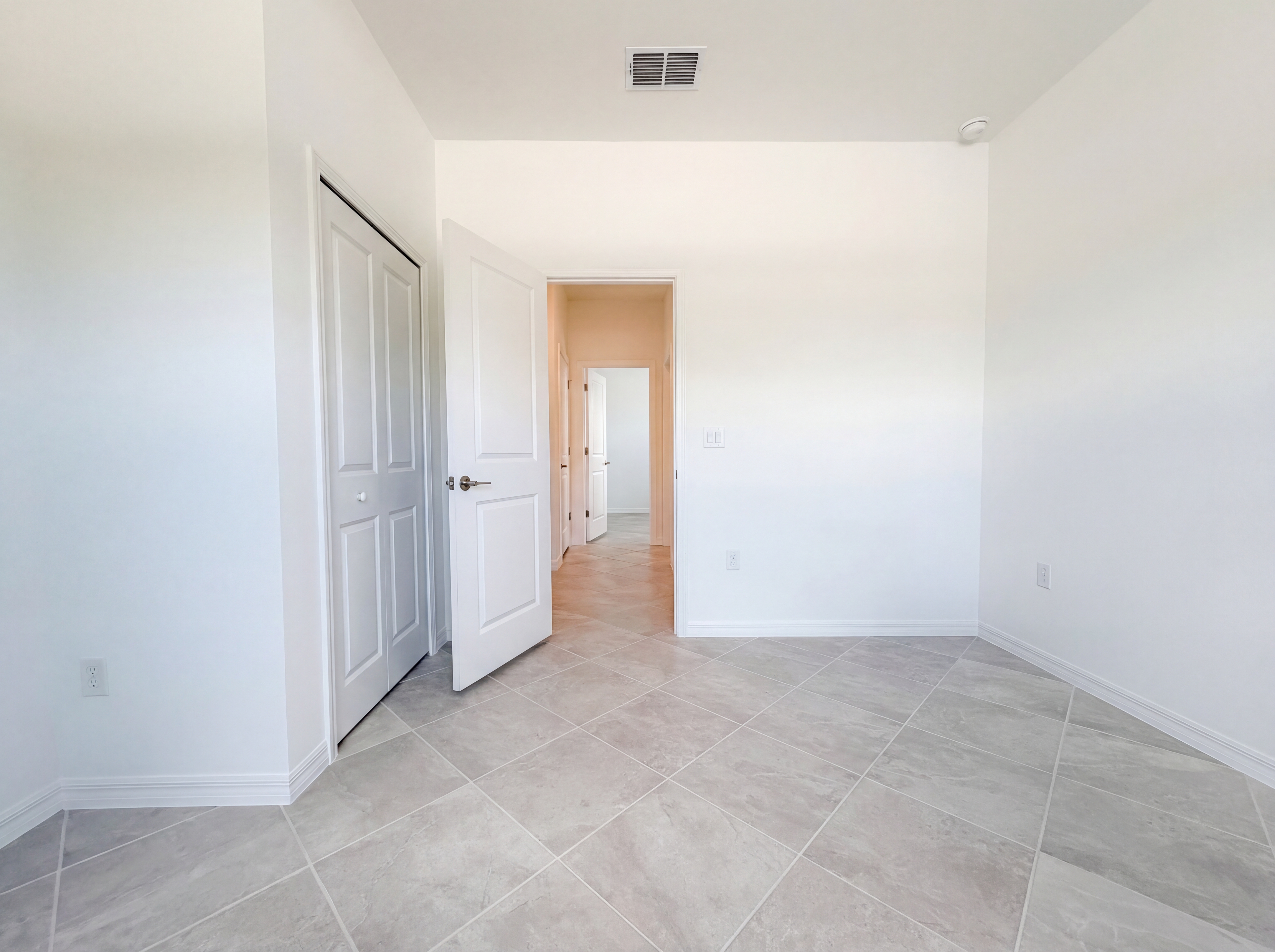 Photo 7 of 34 of 3818 NW 46th St, Cape Coral, FL
