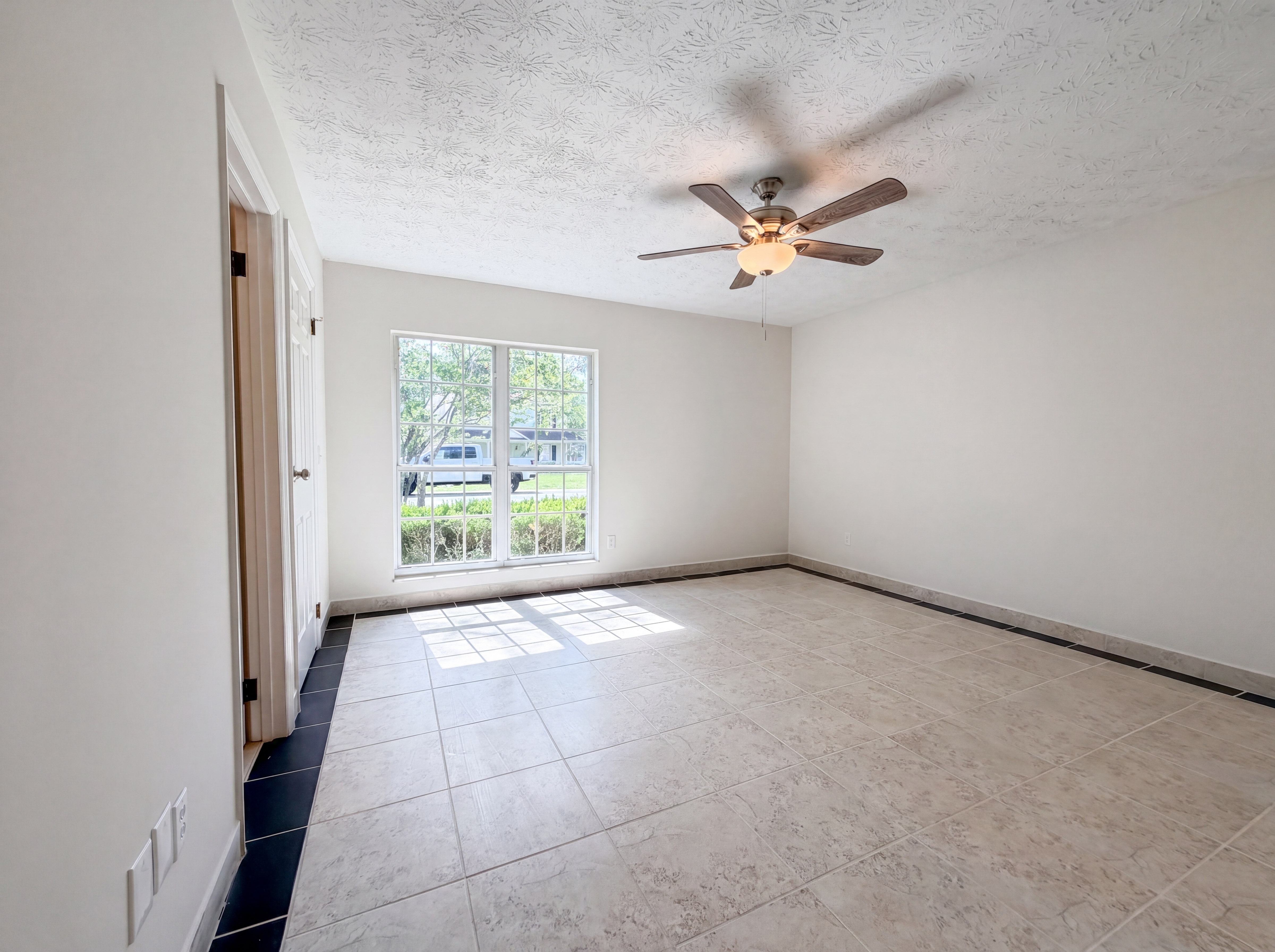 Photo 10 of 21 of 12555 Agatite Rd, Jacksonville, FL
