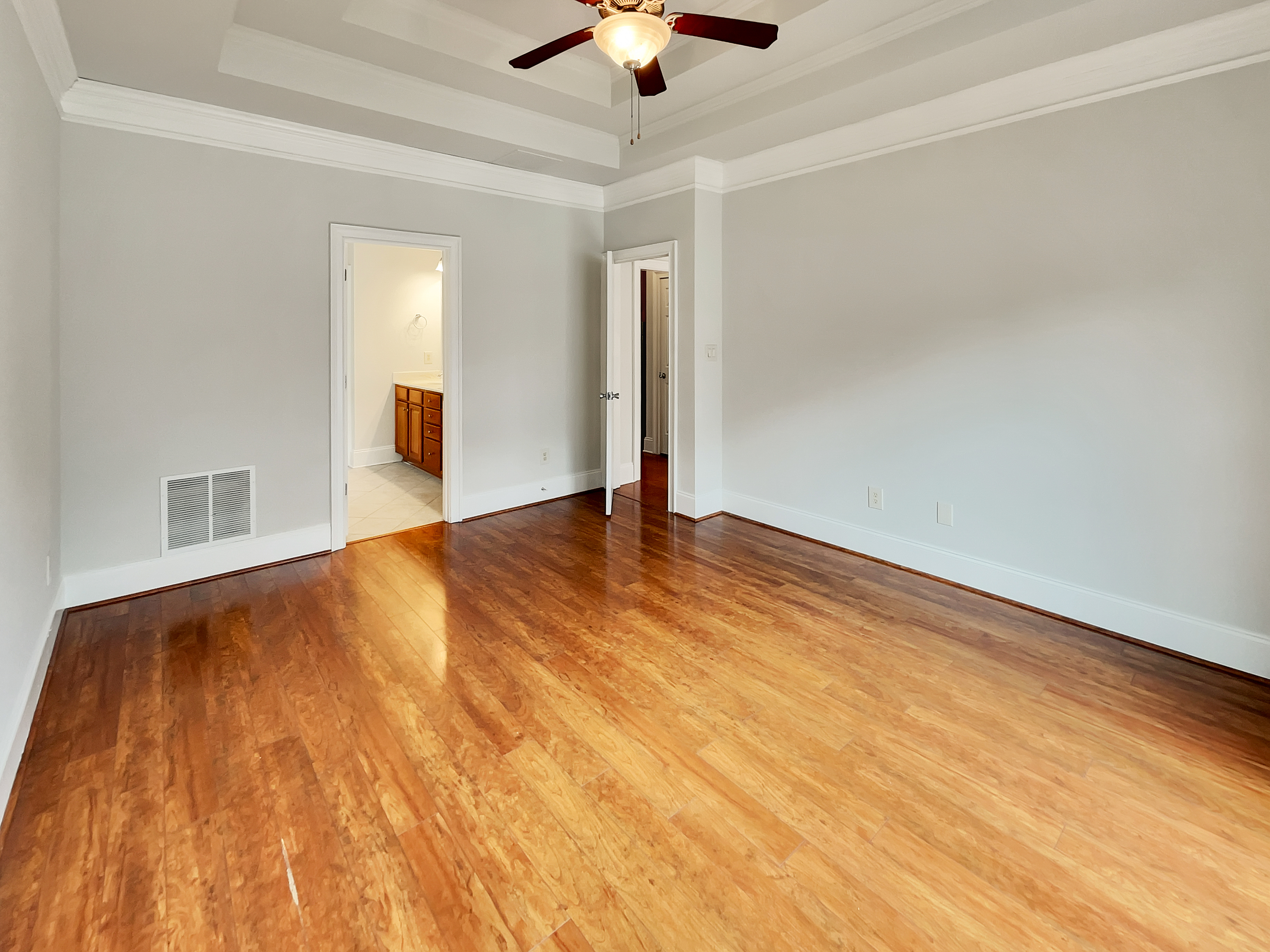 Photo 5 of 34 of 6405 Beaver Creek Trl, Atlanta, GA