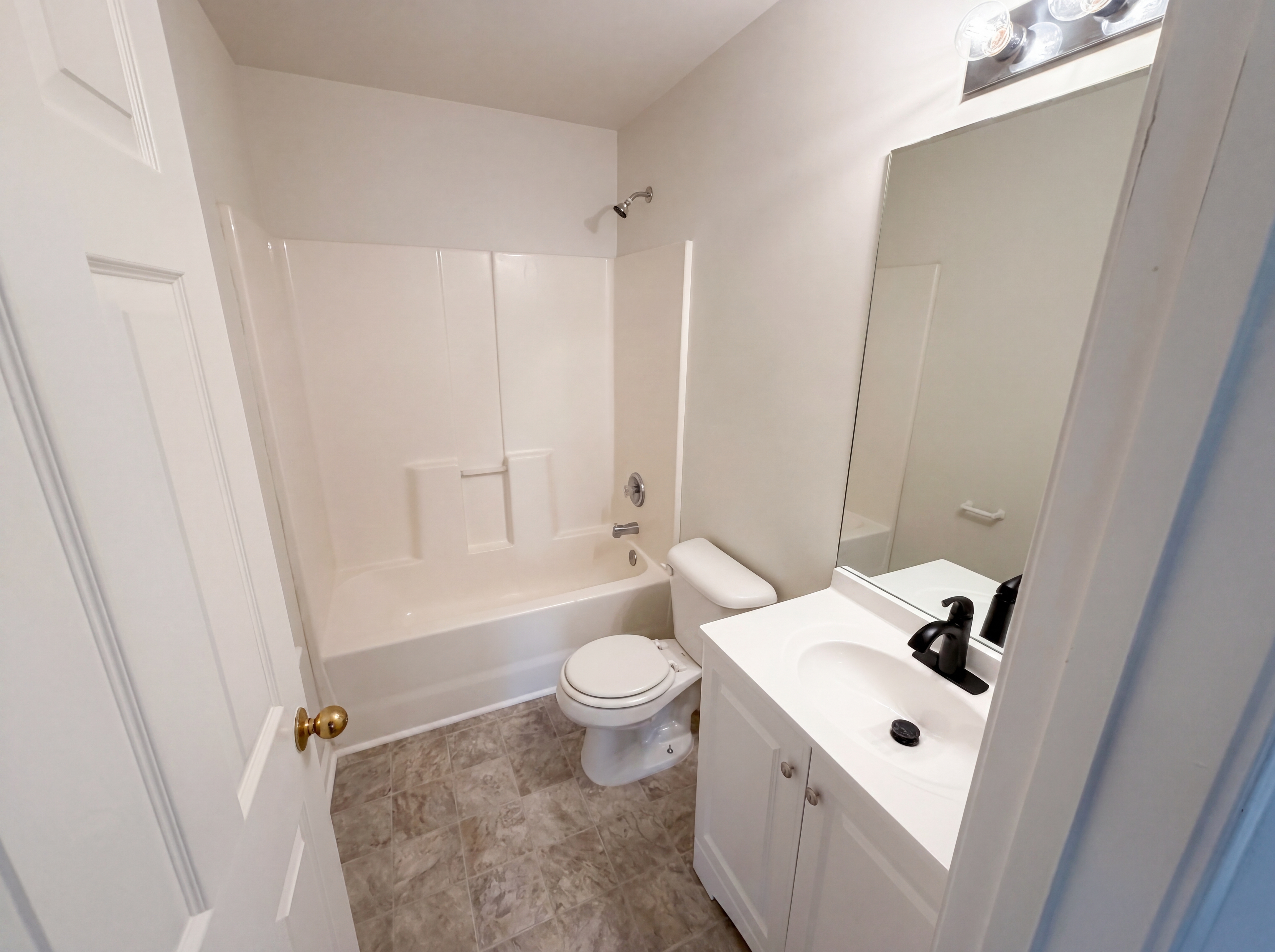 Photo 15 of 21 of 6126 Hickory Lane Dr, Union City, GA