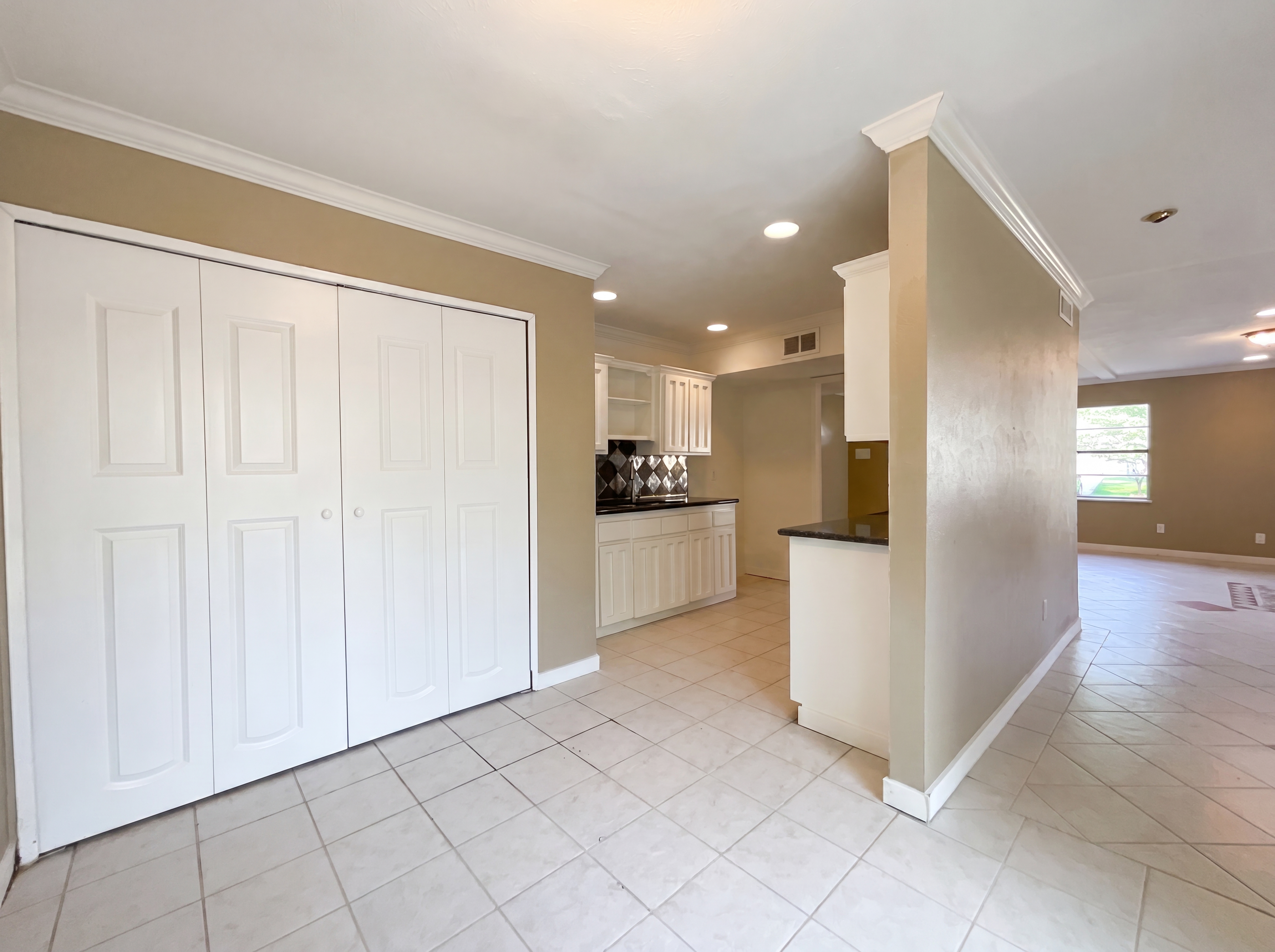 Photo 14 of 16 of 22831 Millgate Dr, Spring, TX