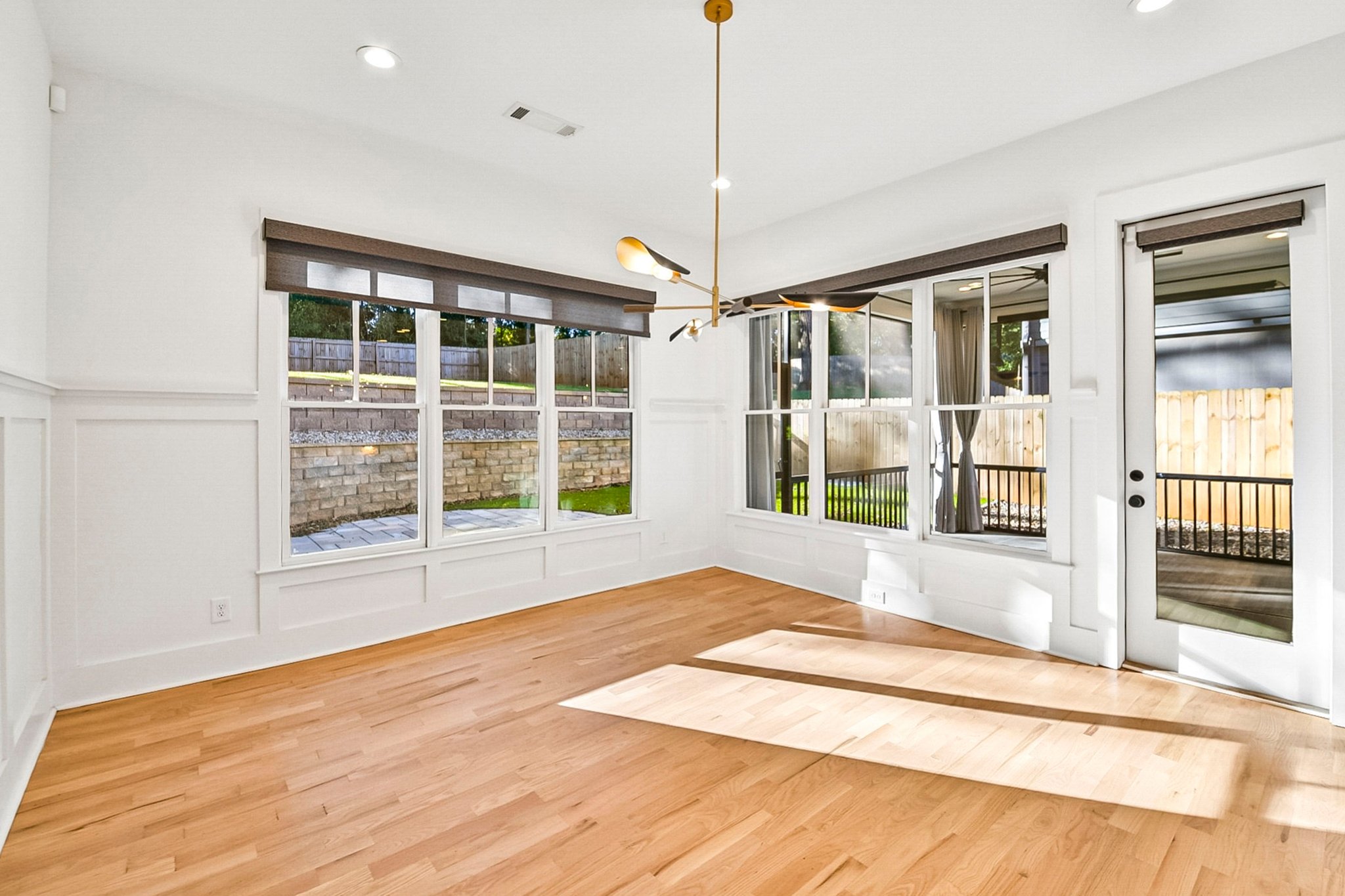 Photo 10 of 30 of 2073 Candler Road SE, Atlanta, GA