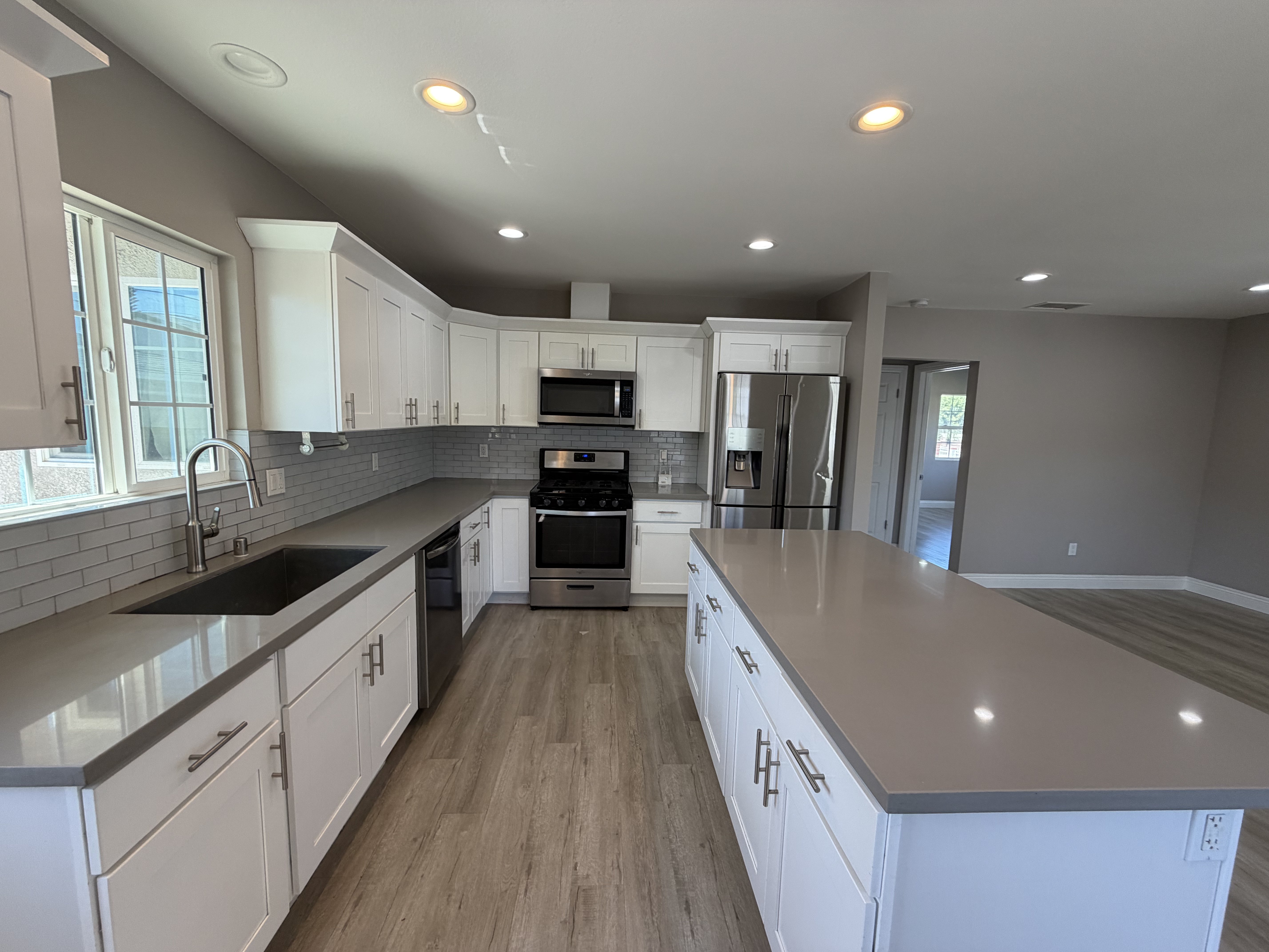 Photo 2 of 44 of 1844 Fleming St, Pomona, CA