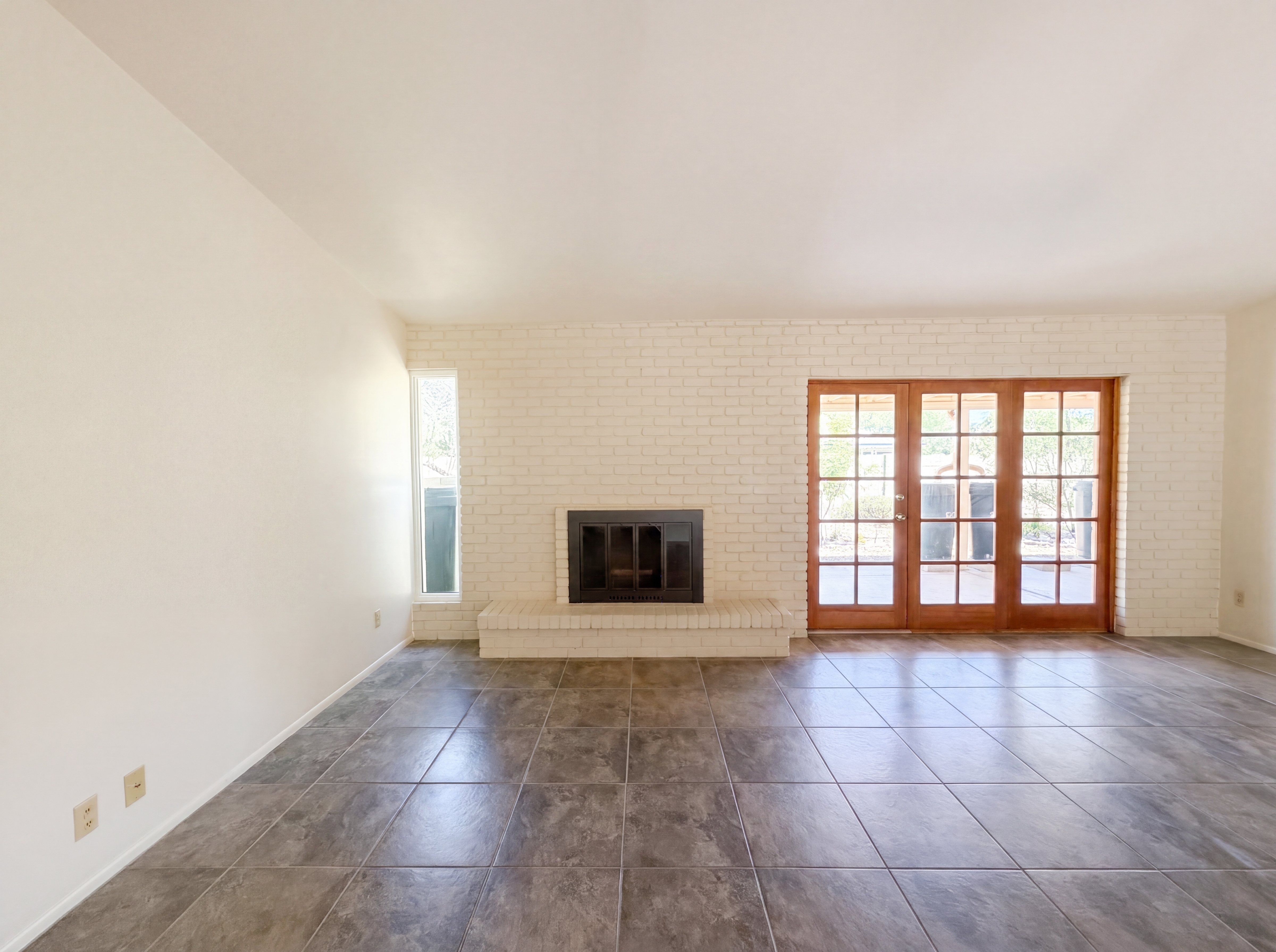 Photo 8 of 24 of 2346 E Mescal St, Phoenix, AZ
