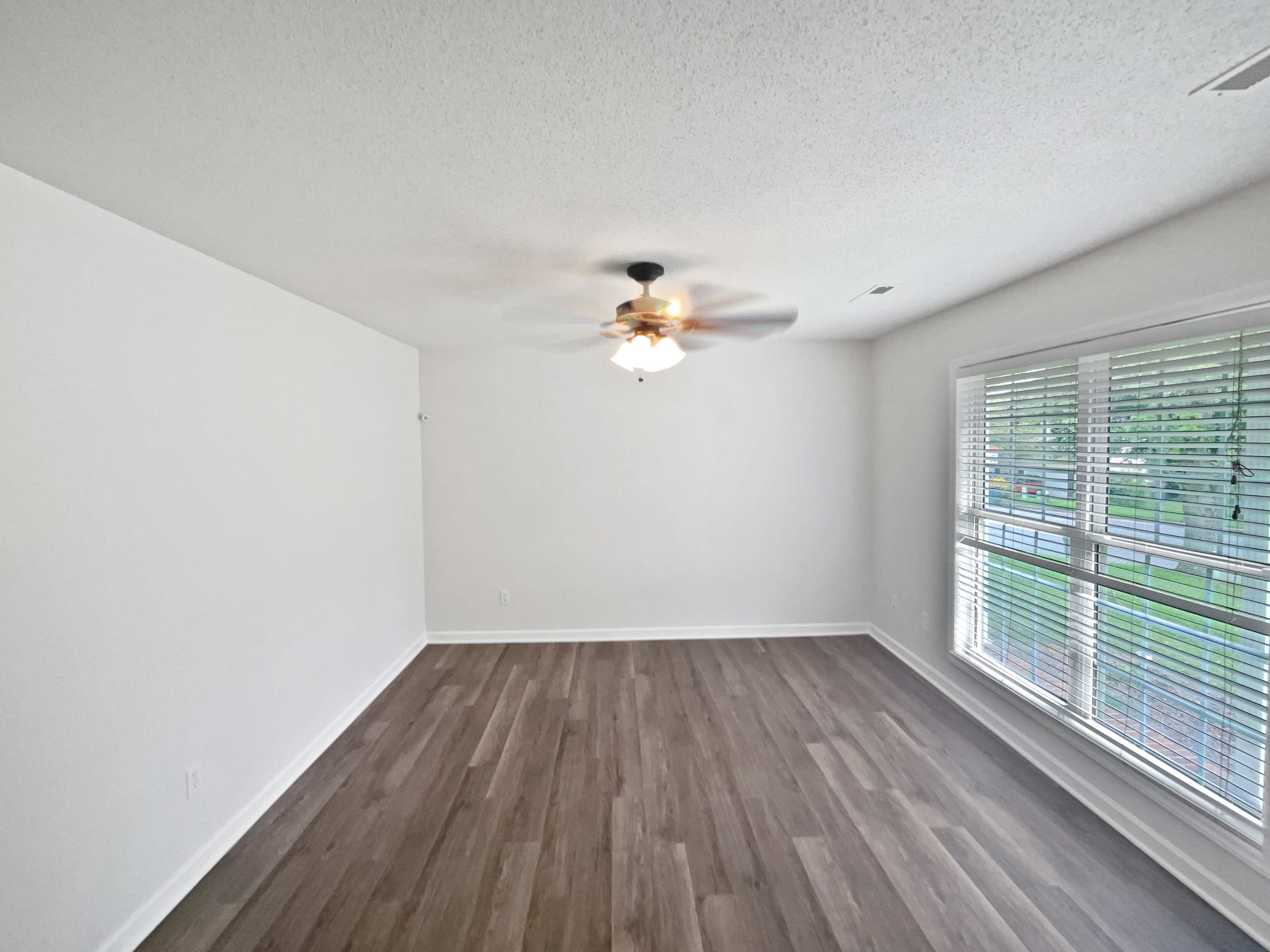 Photo 3 of 19 of 6880 Ironwood Cir, Greensboro, NC