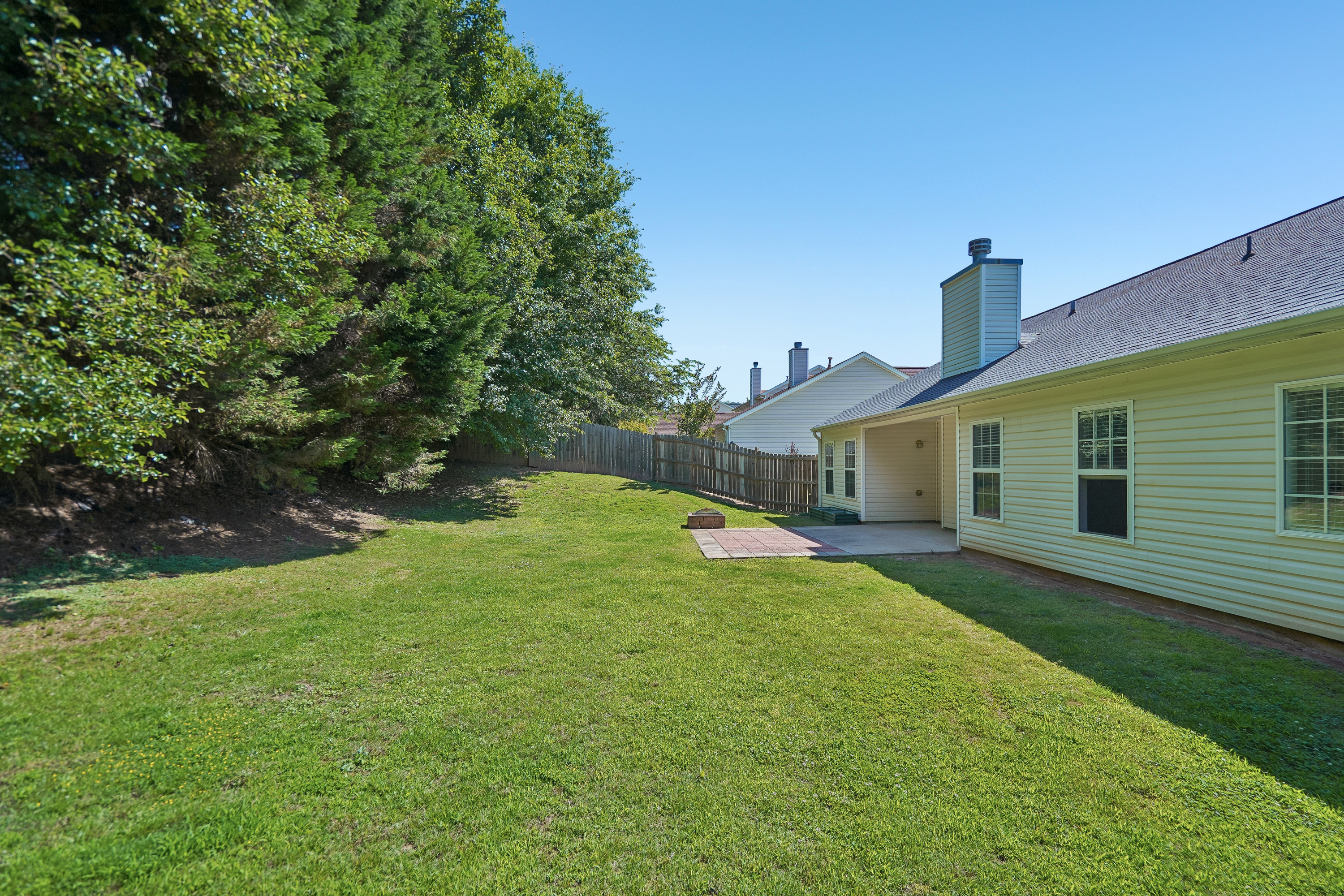 Photo 29 of 31 of 2213 Skylar Leigh Dr, Buford, GA