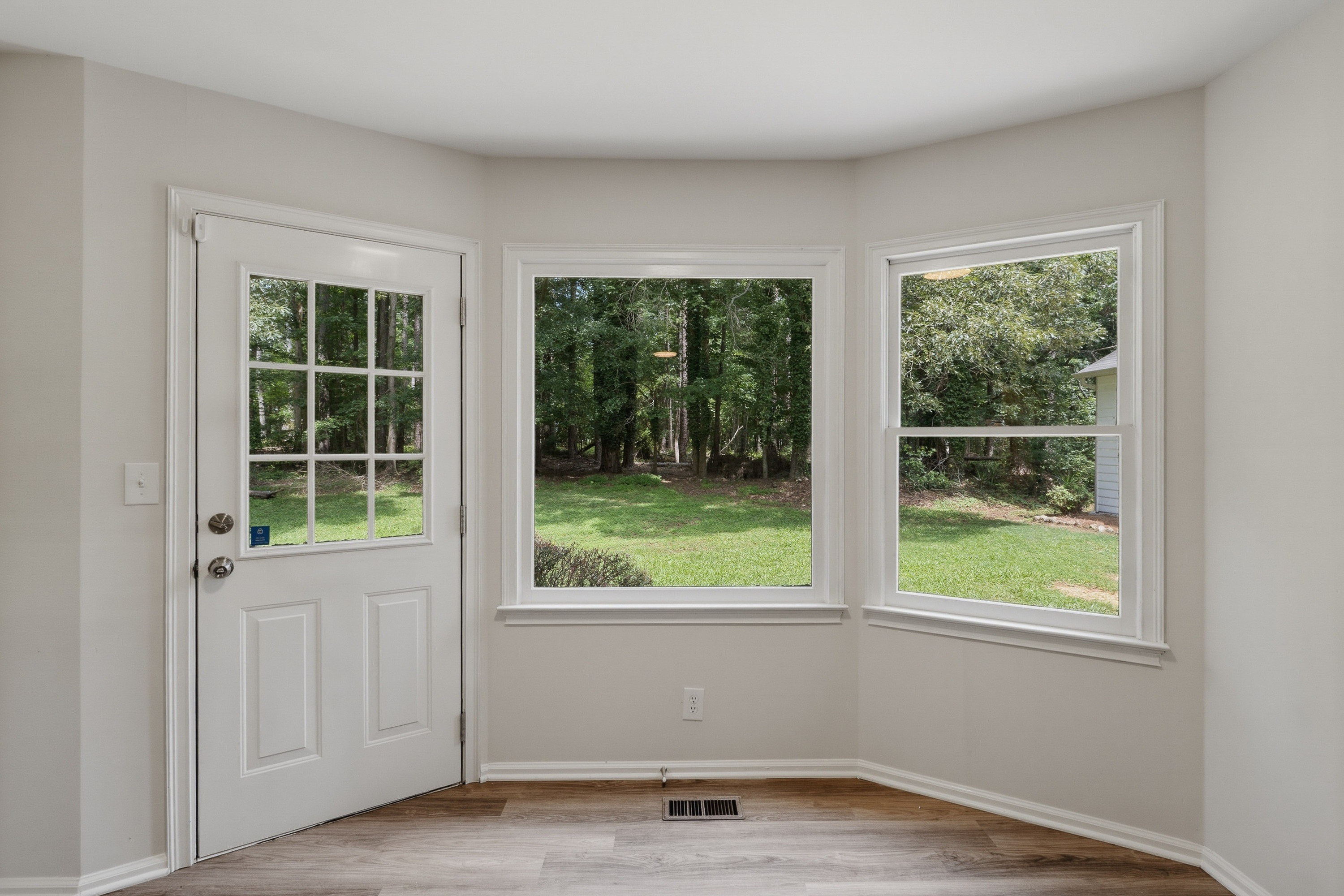 Photo 14 of 39 of 125 Yates Dr, Fayetteville, GA