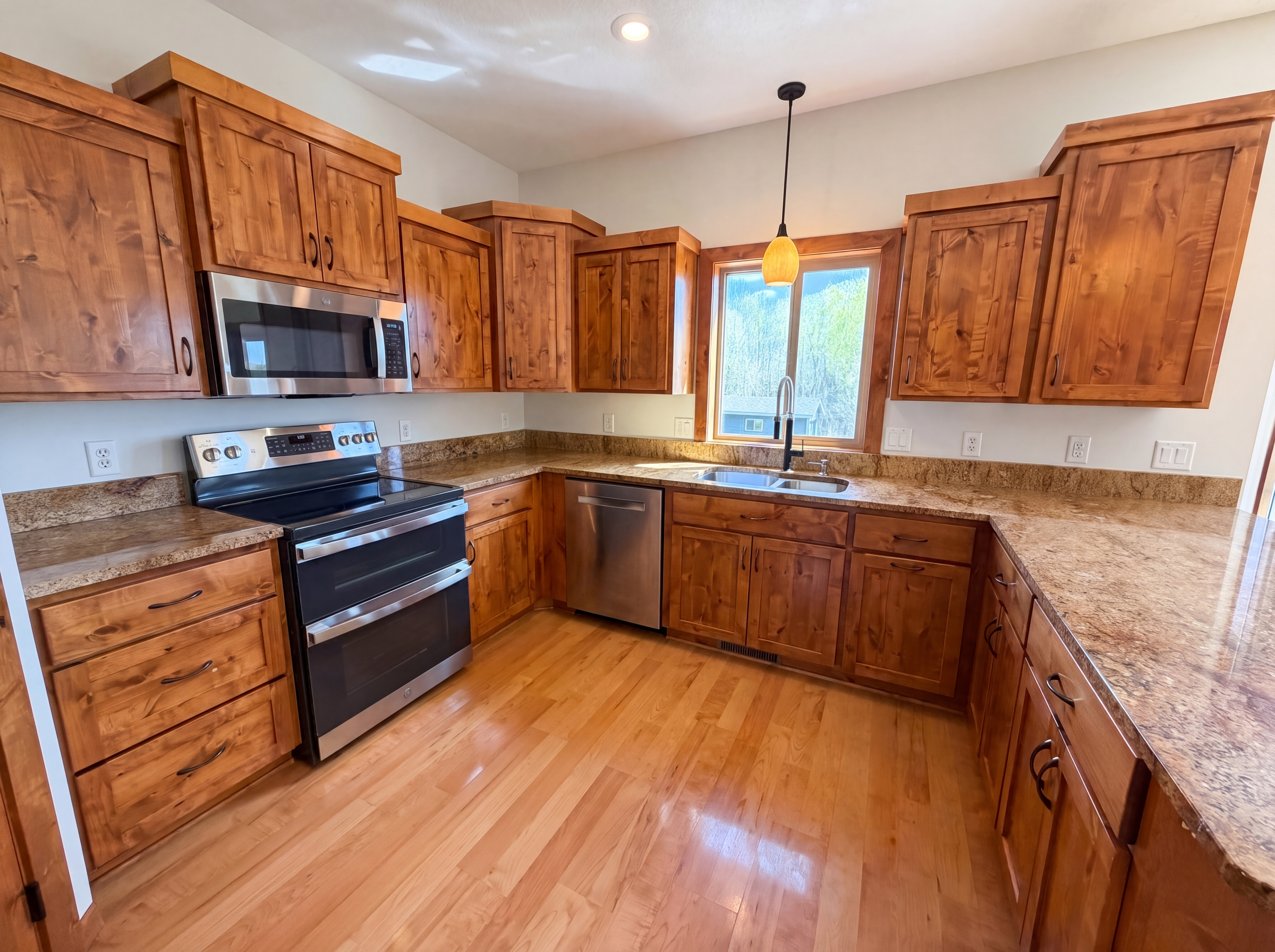 Photo 7 of 34 of 3072 Nottingham Rd S, St. Cloud, MN