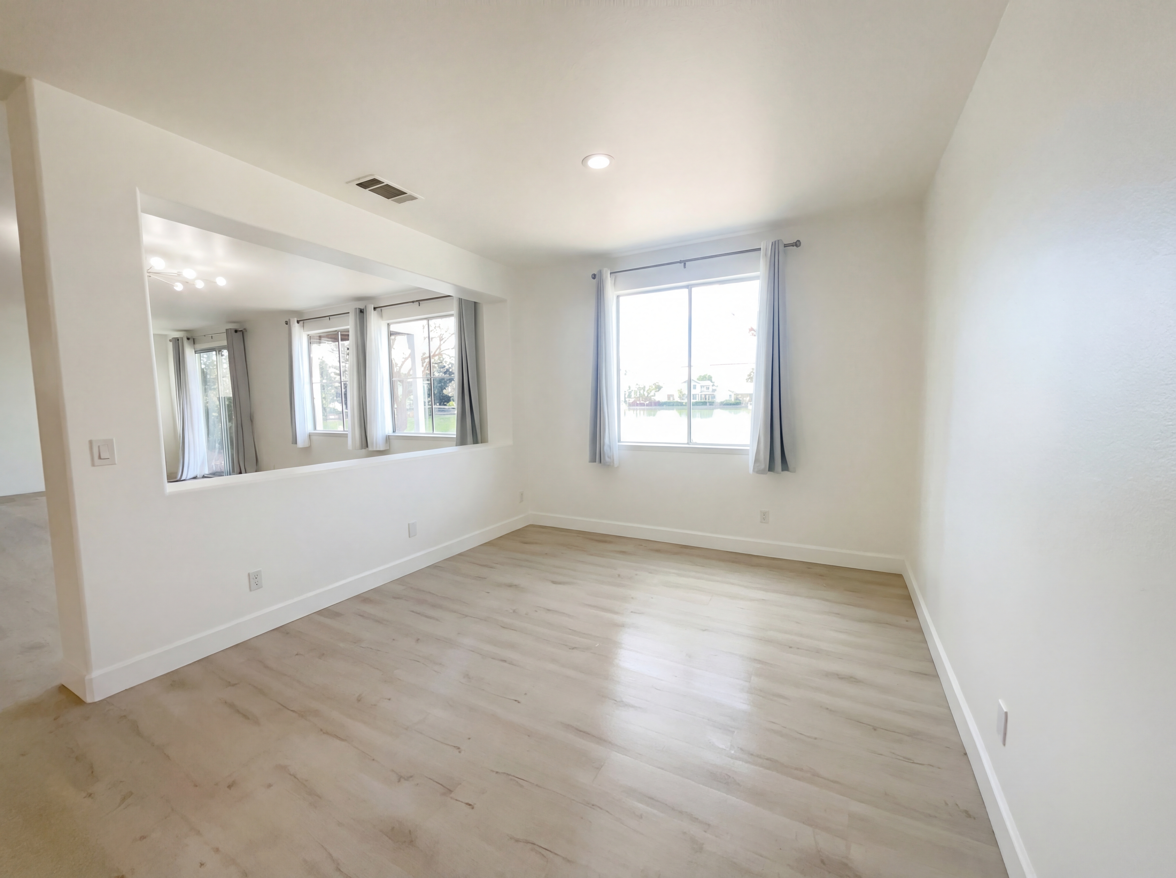 Photo 13 of 64 of 2724 Bertolani Cir, Elk Grove, CA