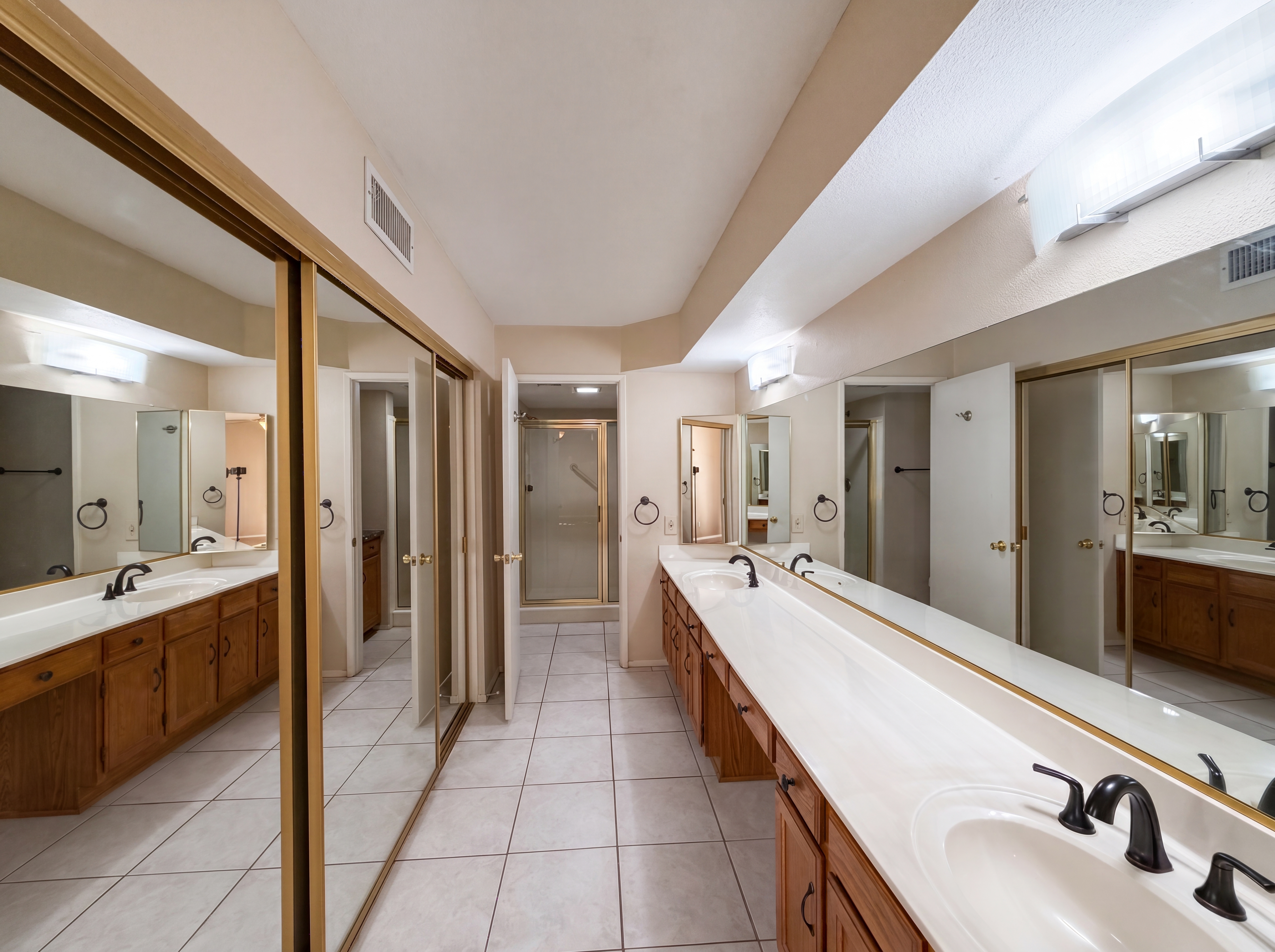 Photo 13 of 28 of 12346 S Shoshoni Dr, Phoenix, AZ