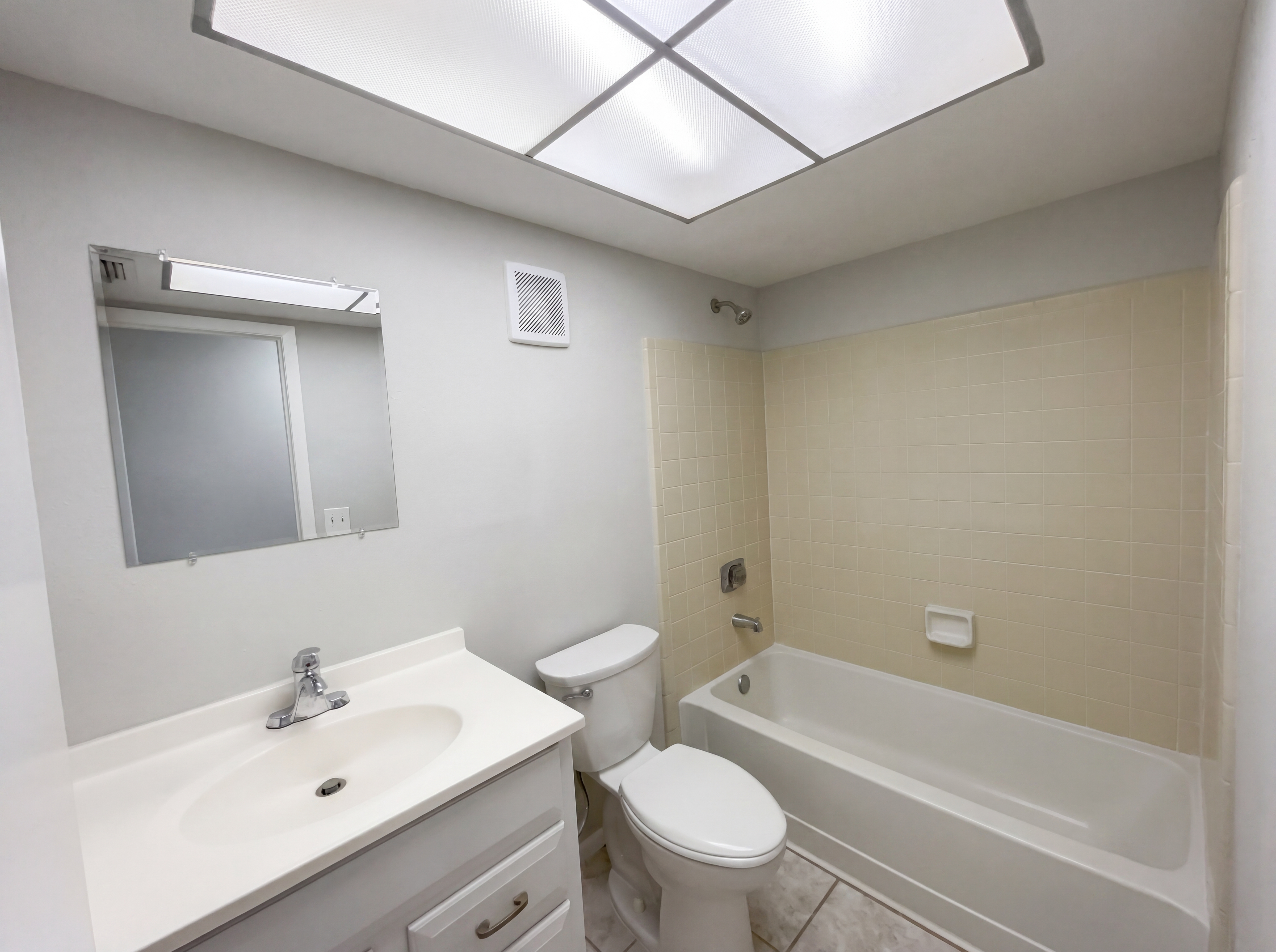 Photo 13 of 23 of 5508 Silent Brook Dr, Orlando, FL